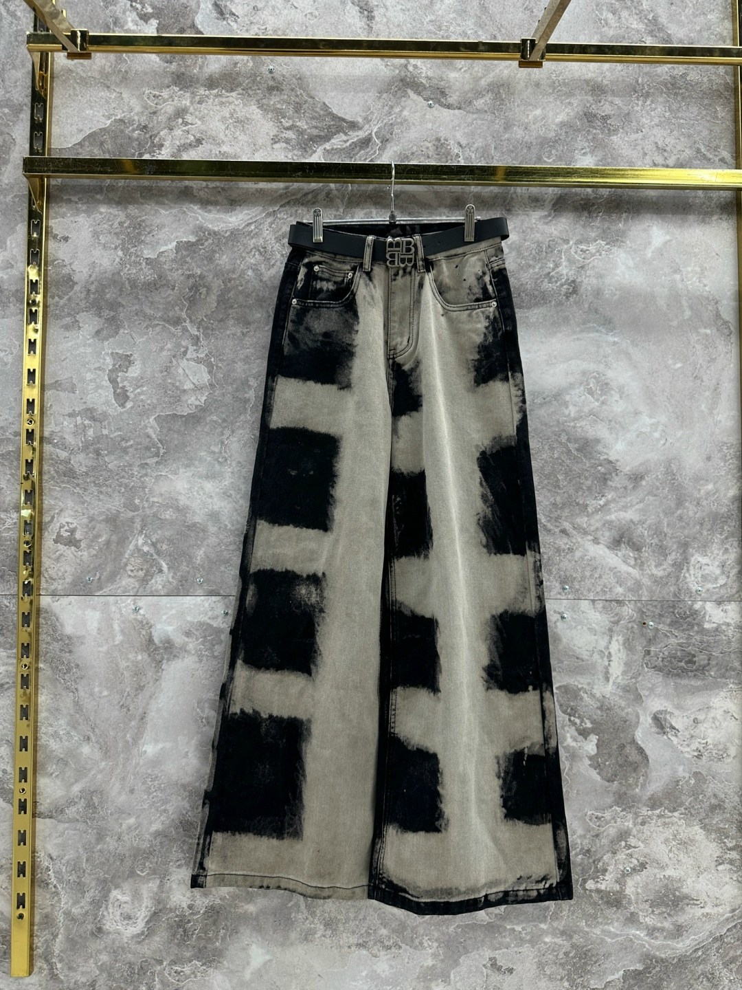 джинсы стильные,стильные женские джинсы,модные джинсы,брюки джинсы,широкие джинсы