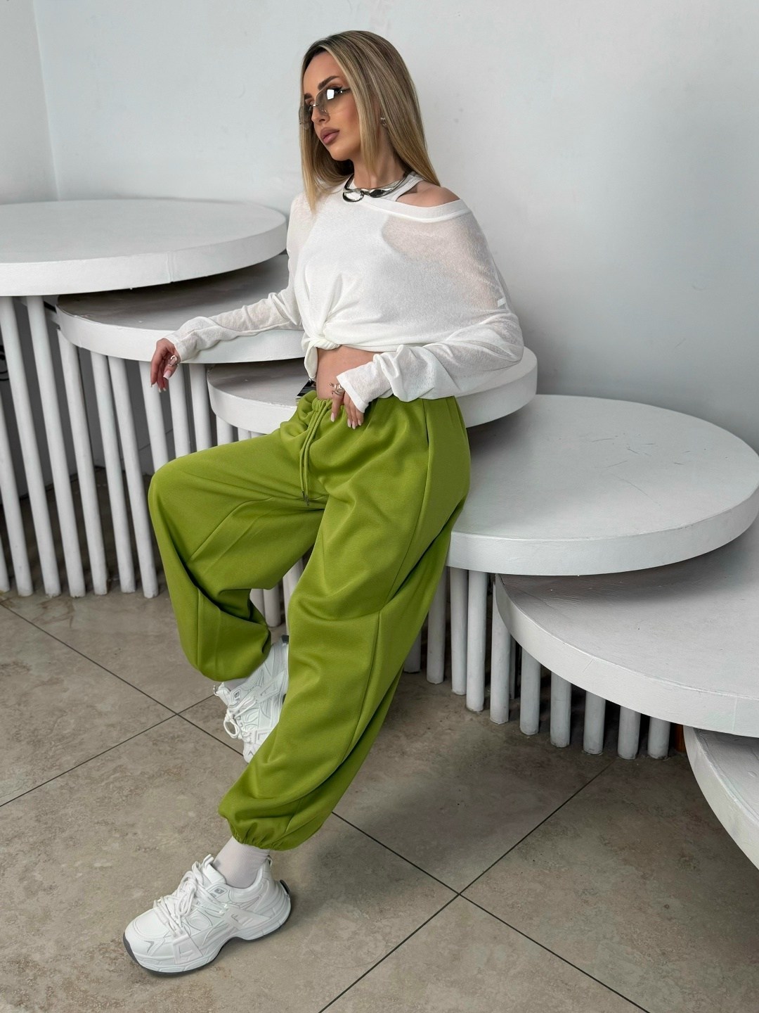 трикотажный костюм,брюки стильные,белые брюки,костюм женский,брюки палаццо