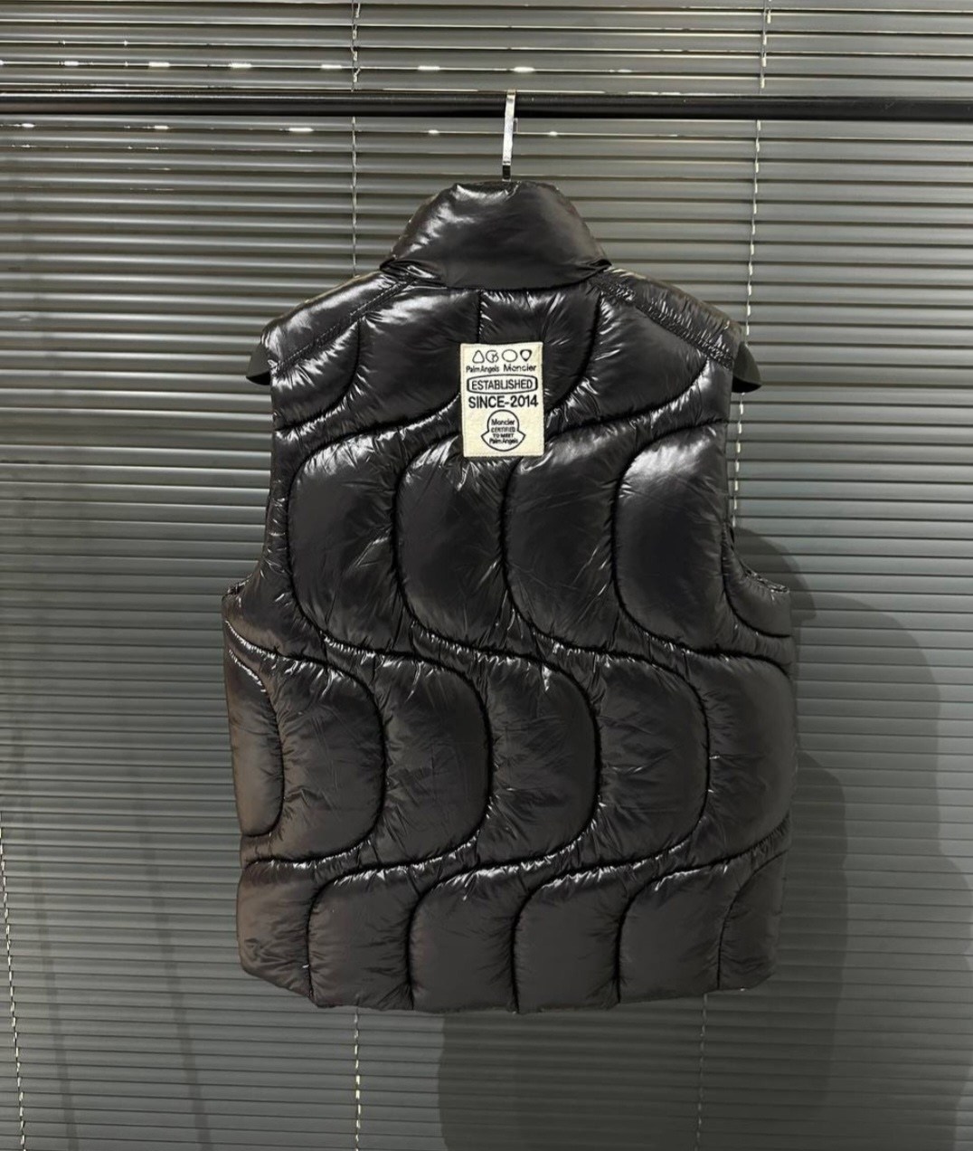 жилетка moncler,жилет moncler,жилетка монклер оригинал,жилет монклер мужской,жилетка монклер