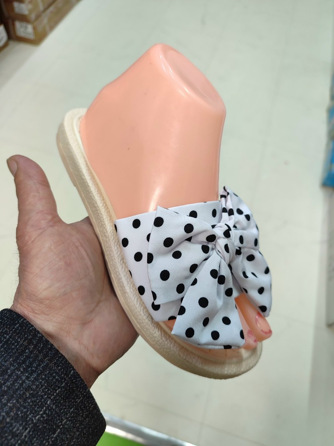 ,шлепанцы женские,шлепанцы женские летние,летние тапочки,модные тапочки