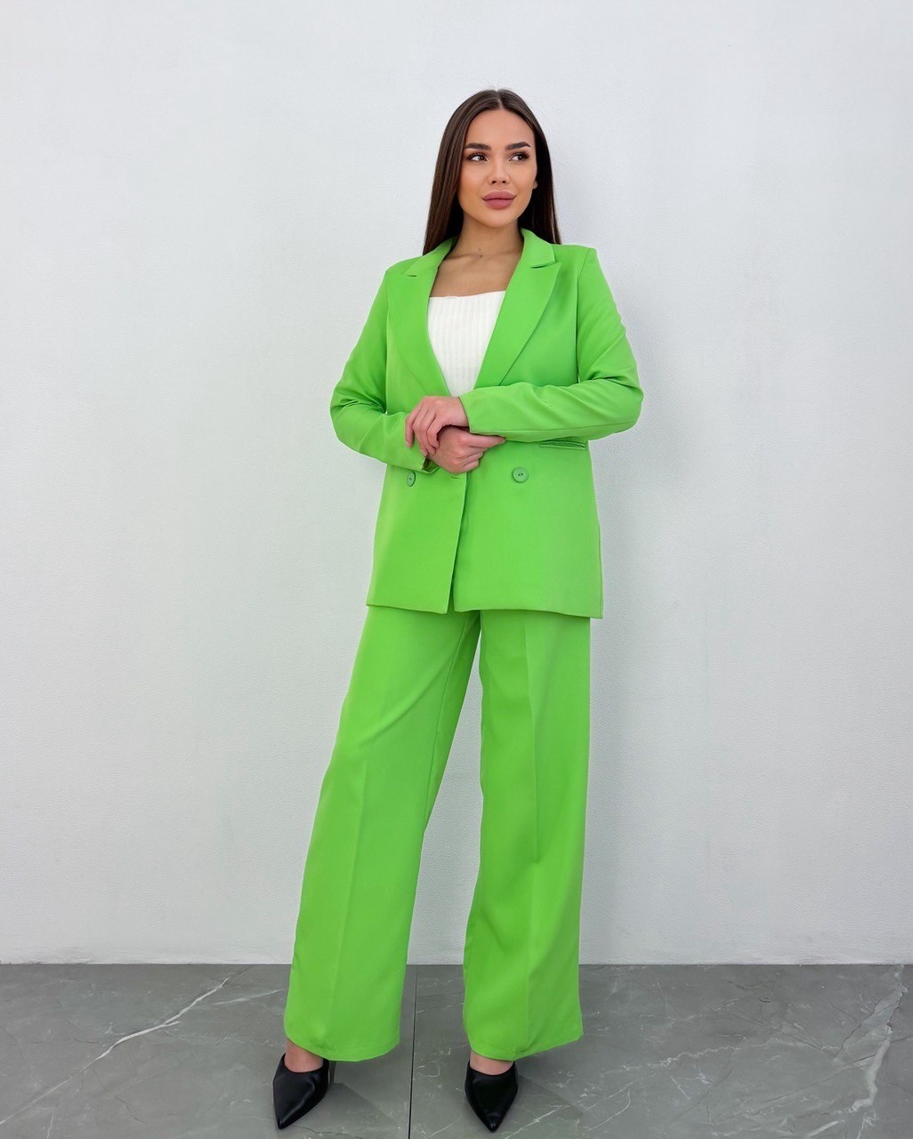 салатовый брючный костюм женский,брючный костюм azzara 951л тройка зеленый,костюм брючный женский,костюм брючный,костюм брючный женский стильный