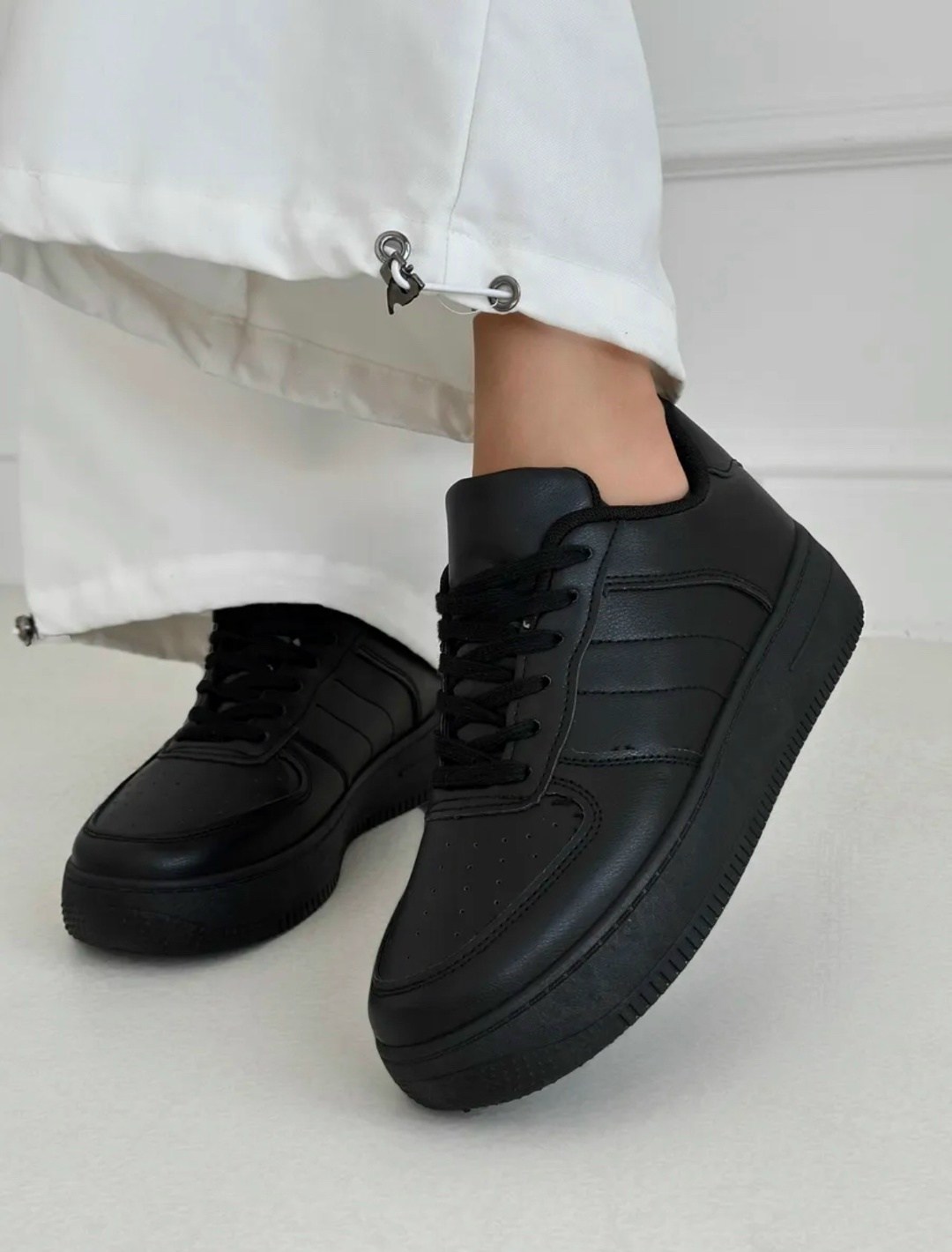 ,кроссовки женскиe,черные кроссовки женские,черные кроссовки,обуви