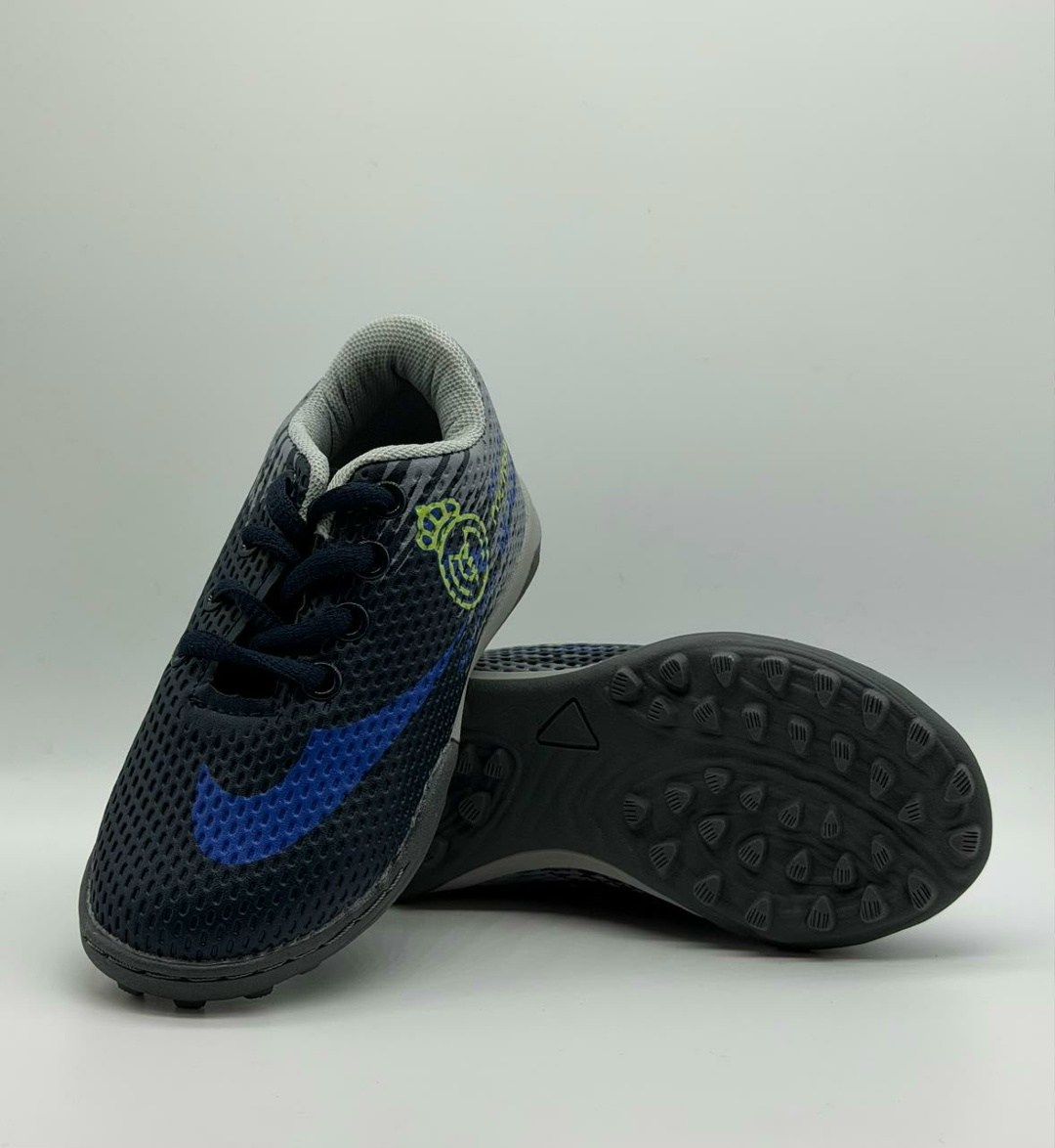 phantom v3 бутсы футбольные детские сороконожки,phantom v3 бутсы футбольные детские сороконожки nike,бутсы для футзала alemy kids спорт,сороконожки для футбола,бутсы для футзала alemy kids