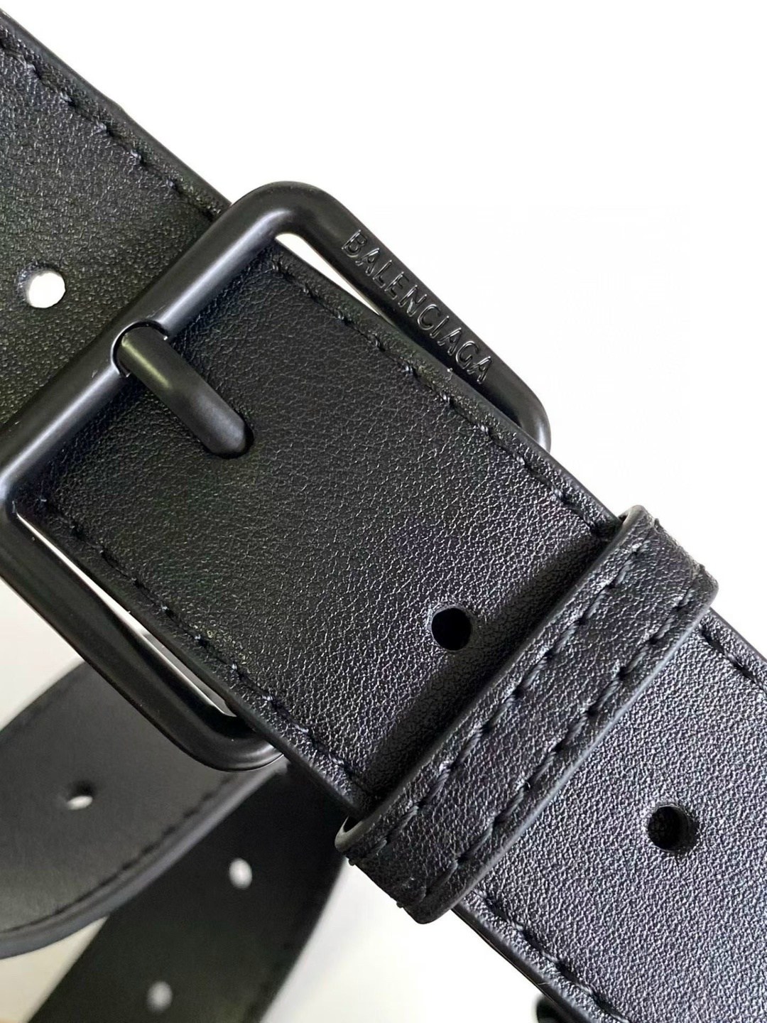 balenciaga сумка на плечо,женская сумка balenciaga,сумка balenciaga,сумки баленсиага женские через плечо,сумка женская balenciaga натуральная кожа