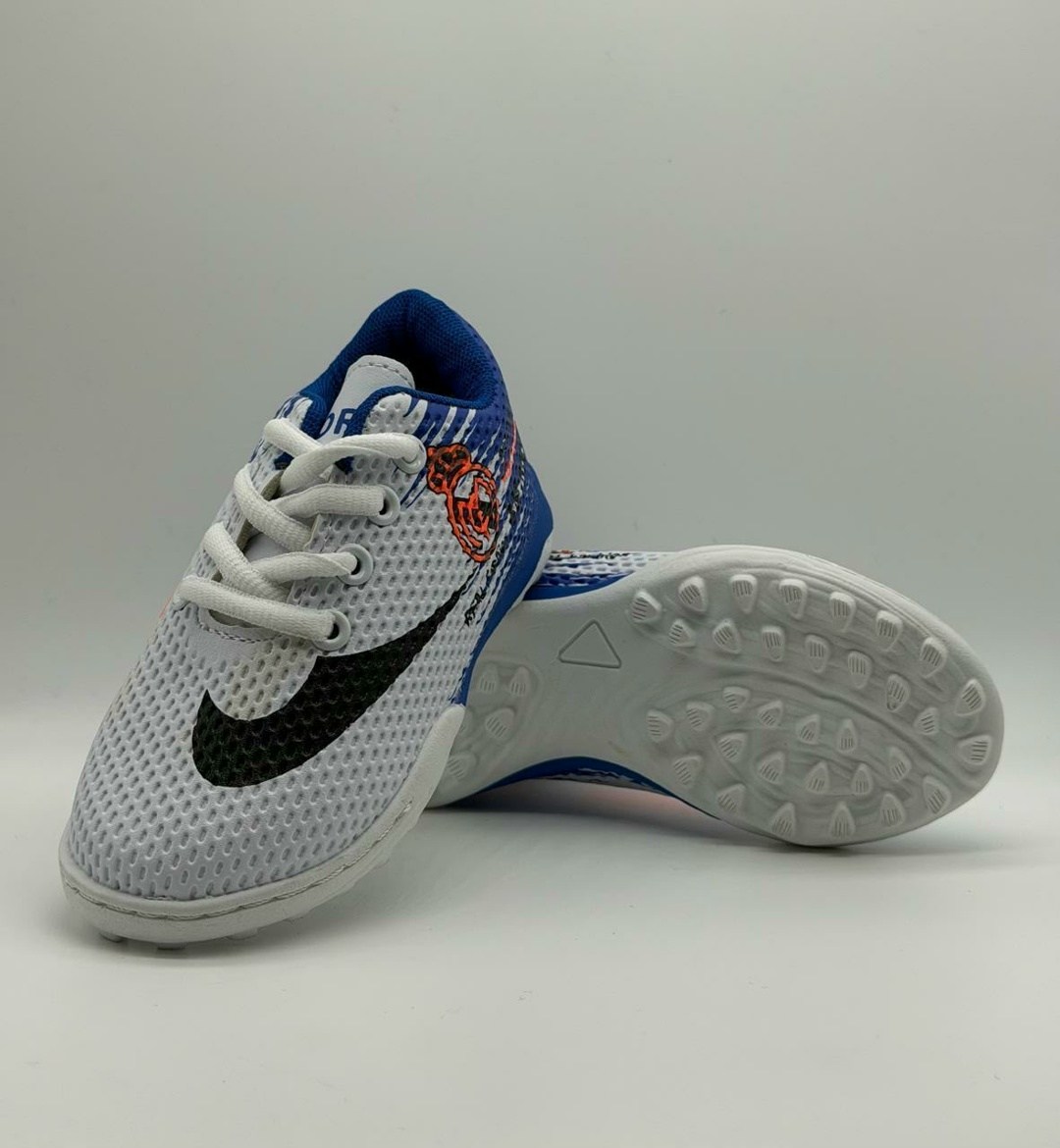 phantom v3 бутсы футбольные детские сороконожки,phantom v3 бутсы футбольные детские сороконожки nike,бутсы для футзала alemy kids спорт,сороконожки для футбола,бутсы для футзала alemy kids