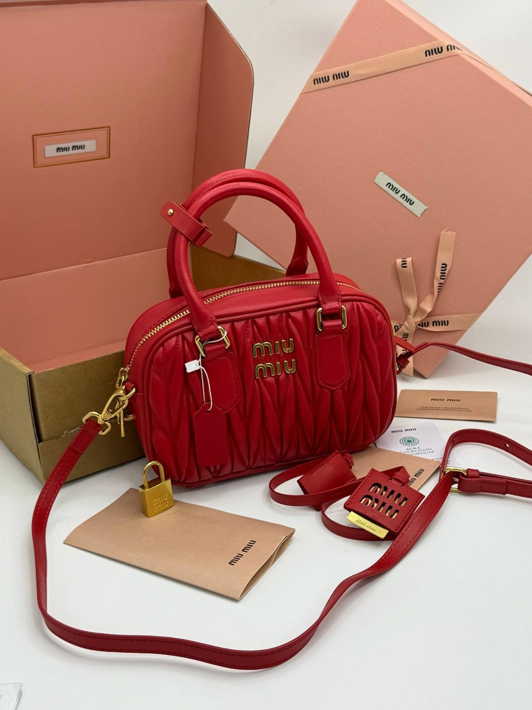 сумка miu miu,миу миу сумка,сумка,сумка от миу миу,сумки женская