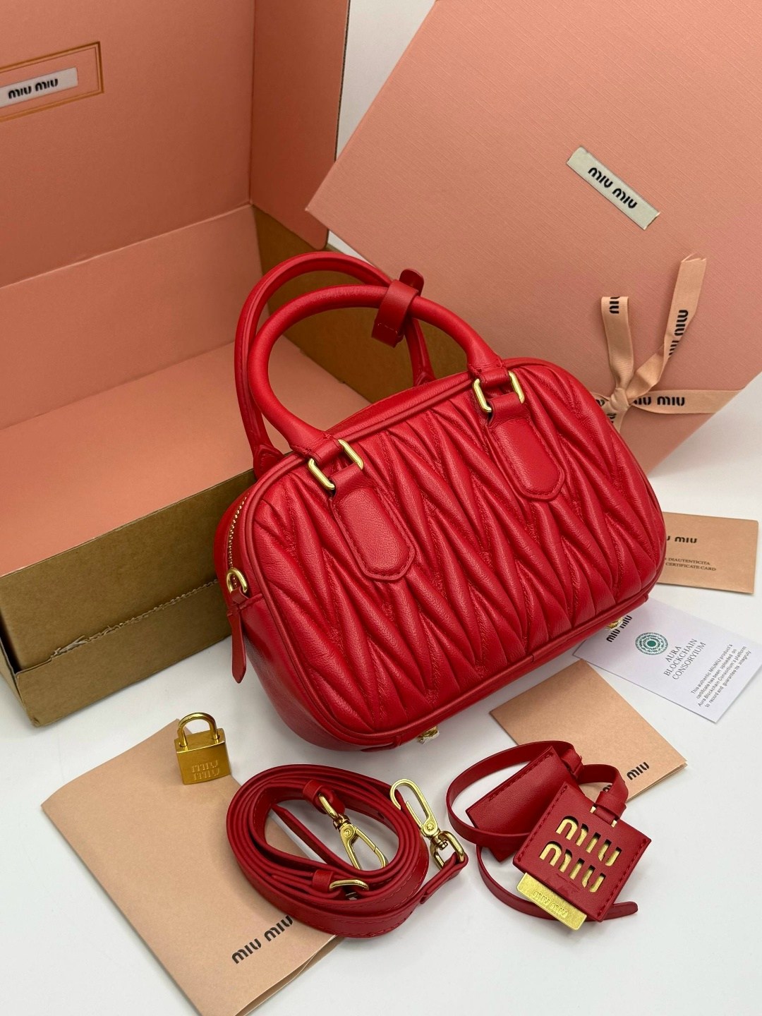 сумка miu miu,миу миу сумка,сумка,сумка от миу миу,сумки женская