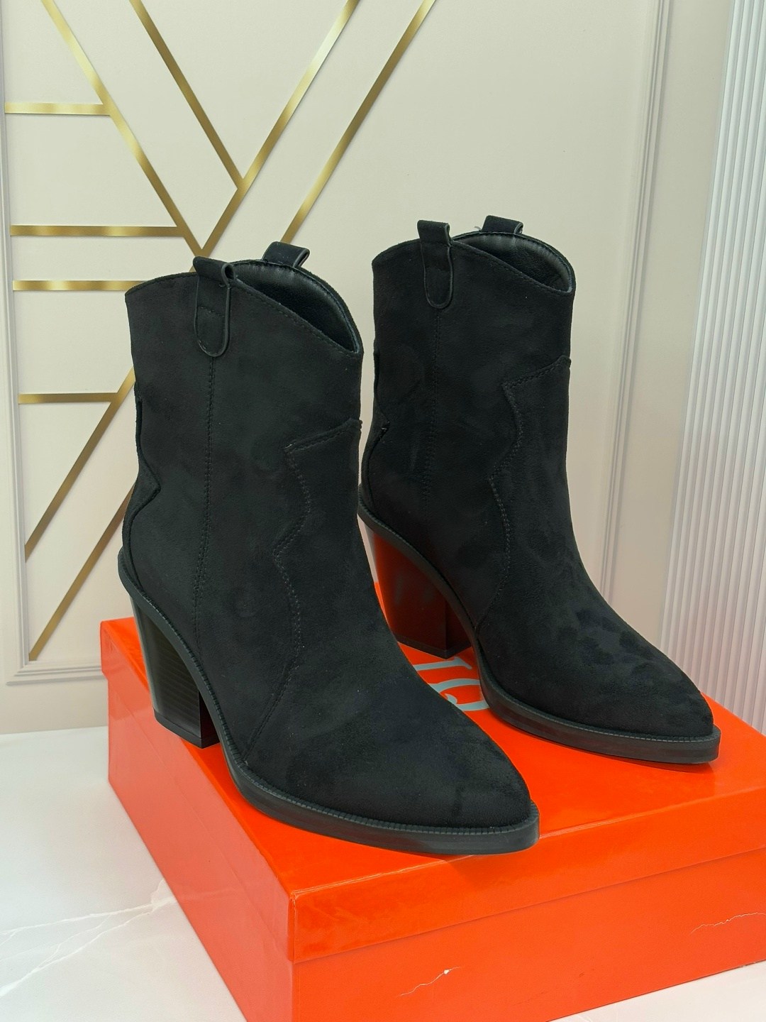 казаки демисезонные ботинки замшевые,,ботинки женские демисезонные казаки замшевые reversal,казаки демисезонные ботинки замшевые цвет коричневый,ботинки казаки демисезонные натуральная замша