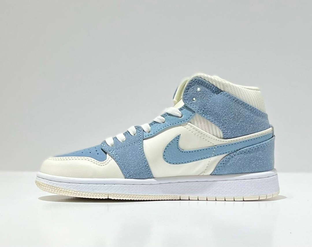 air jordan 1 mid se 'sail light blue',кроссовки nike air jordan 1,nike air jordan 1 mid se,nike air jordan 1 mid,air jordan 1 mid se