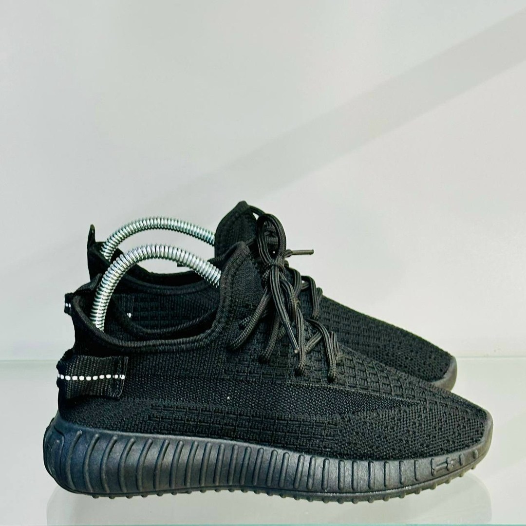 adidas yeezy boost 350 v 2,adidas yeezy boost 350,кроссовки adidas yeezy boost 350,adidas yeezy boost 350 black,кроссовки adidas yeezy boost