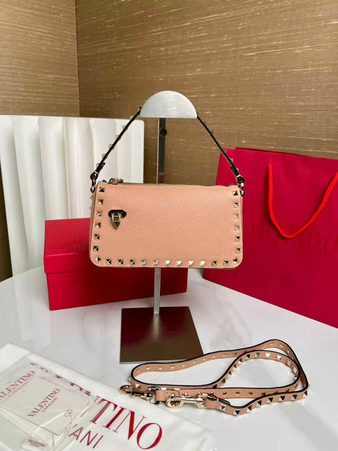 valentino сумка на плечо,valentino сумка,сумка valentino rockstud,сумки на плечо кросс боди,сумки модные