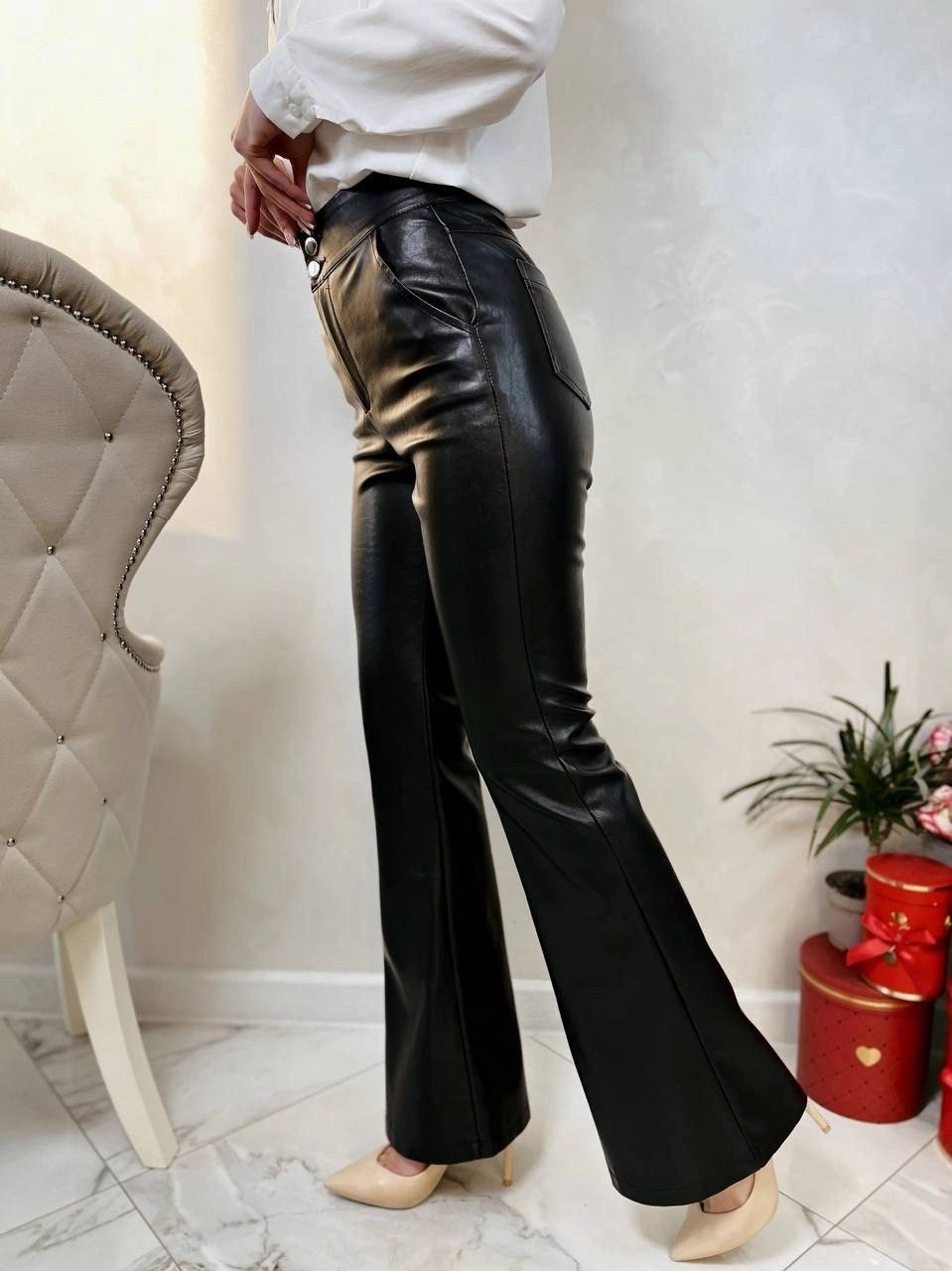 кожаные штаны клёш,кожаные брюки,брюки кожаные клеш,брюки из экокожи,кожаные брюки женские