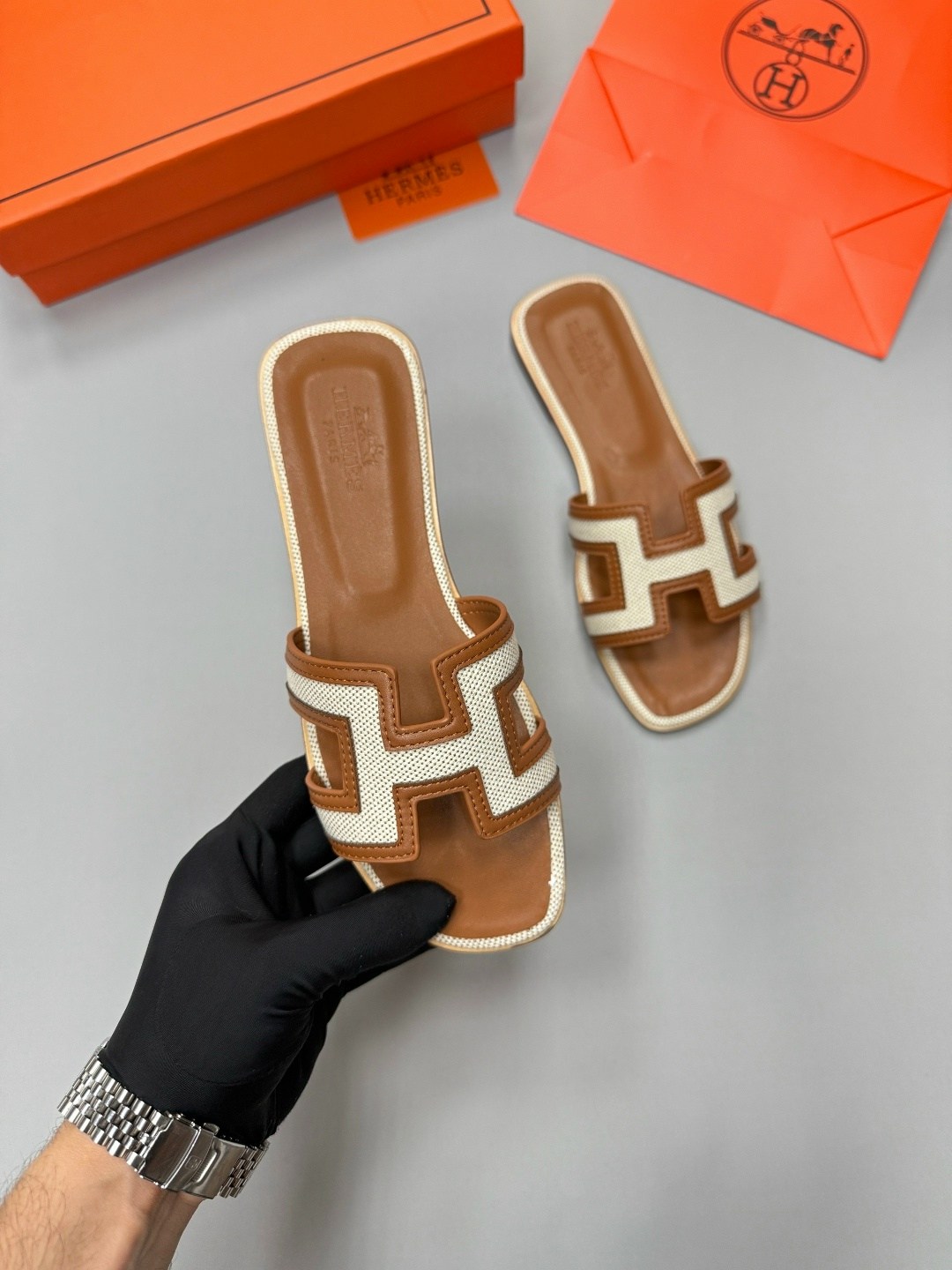 коричневые шлепки hermes,тапочки hermes,шлепки эрмес,шлепанцы hermes,тапки гермес женские