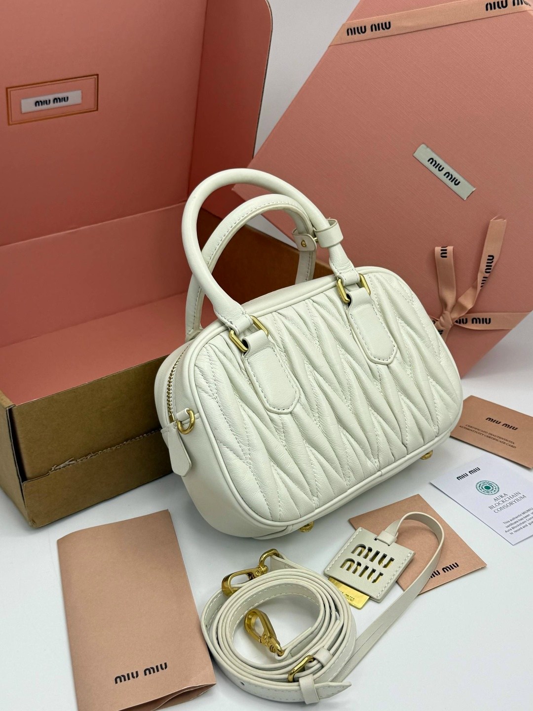 сумка miu miu,сумки миу миу,сумка женская miu miu,сумка,сумка миу миу белая