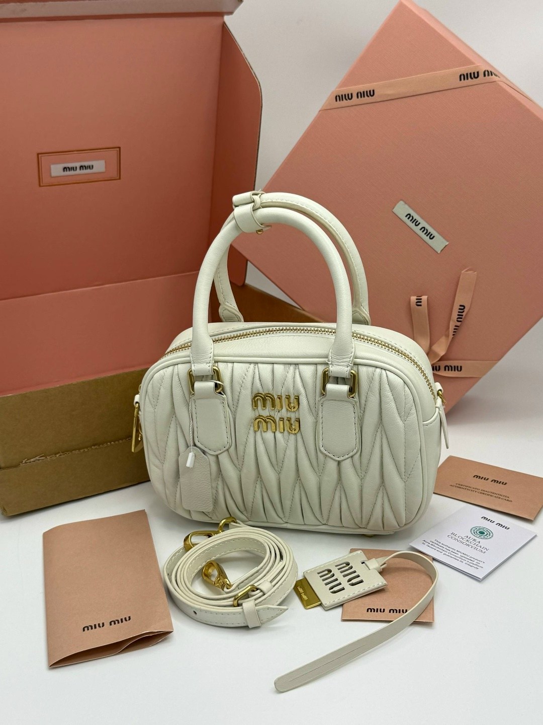 сумка miu miu,сумки миу миу,сумка женская miu miu,сумка,сумка миу миу белая