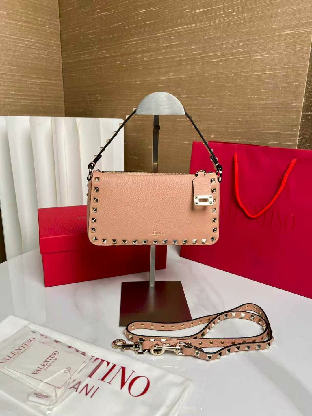 valentino сумка на плечо,valentino сумка,сумка valentino rockstud,сумки на плечо кросс боди,сумки модные