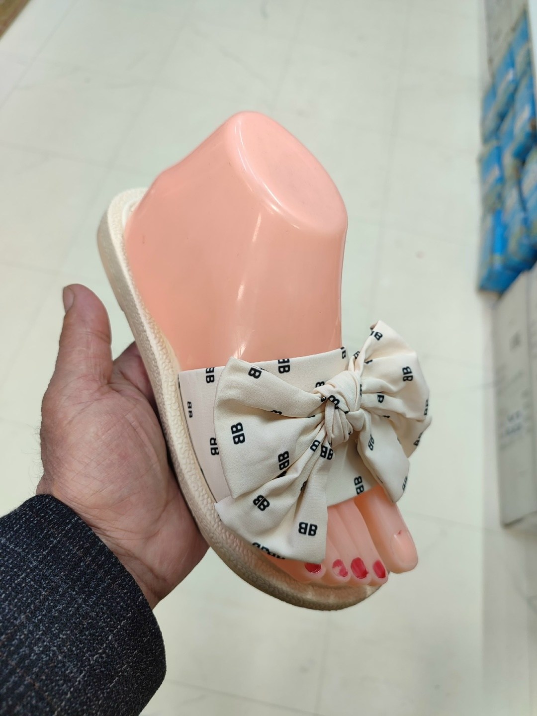 ,шлепанцы женские,шлепанцы женские летние,летние тапочки,модные тапочки