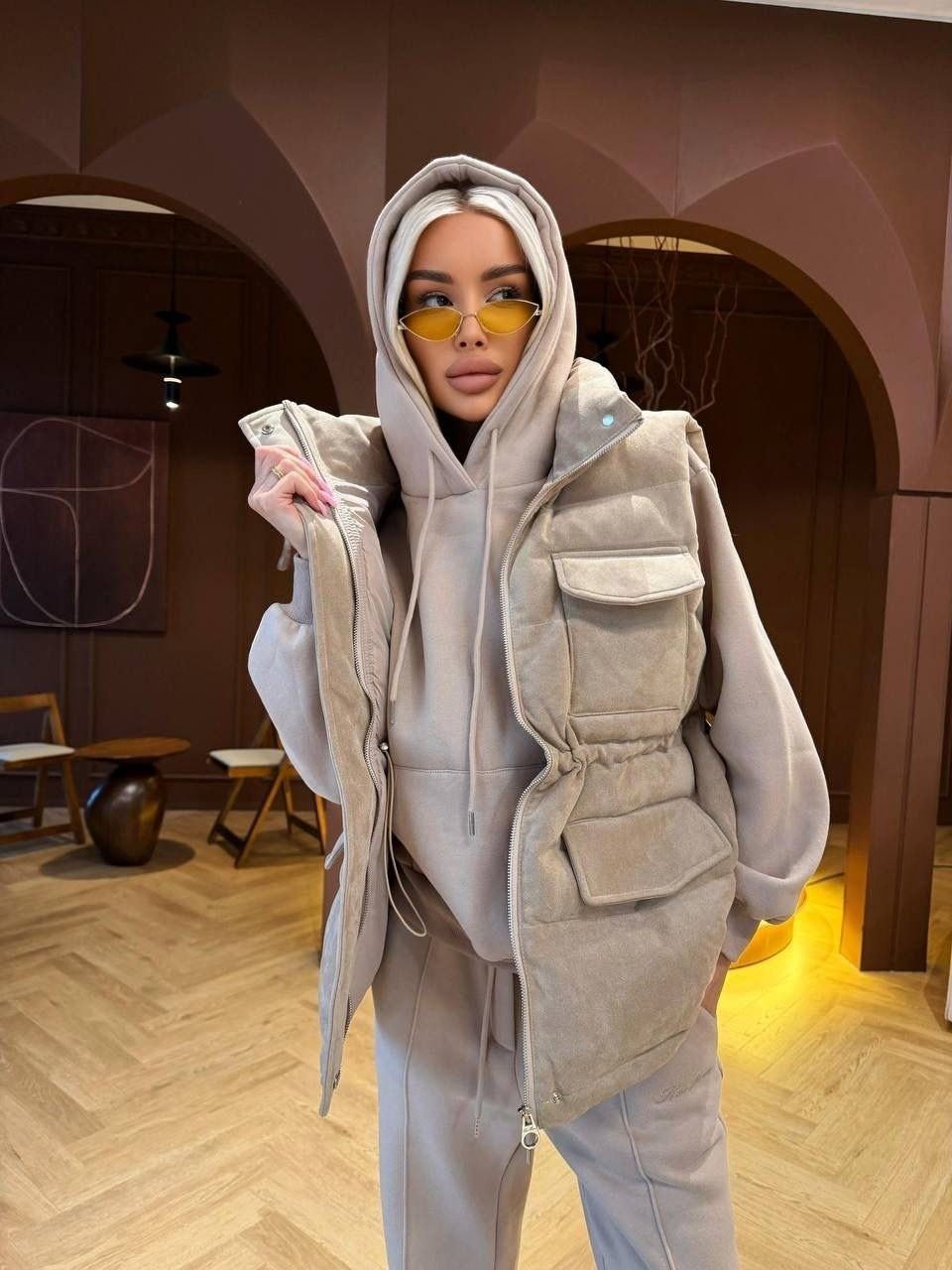 костюм тройка на флисе,женский костюм тройка,miu miu женский бежевый костюм тройка,женский костюм тройка на флисе schiaparelli premium - beige,комплект жилет