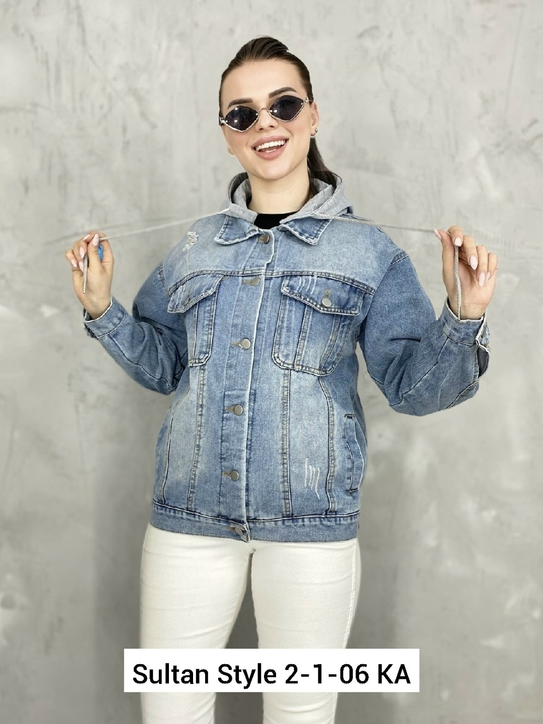 джинсовая куртка,куртка женская джинсовая,куртка джинсовая женская с капюшоном,модные джинсовые куртки,куртка джинсовка женская