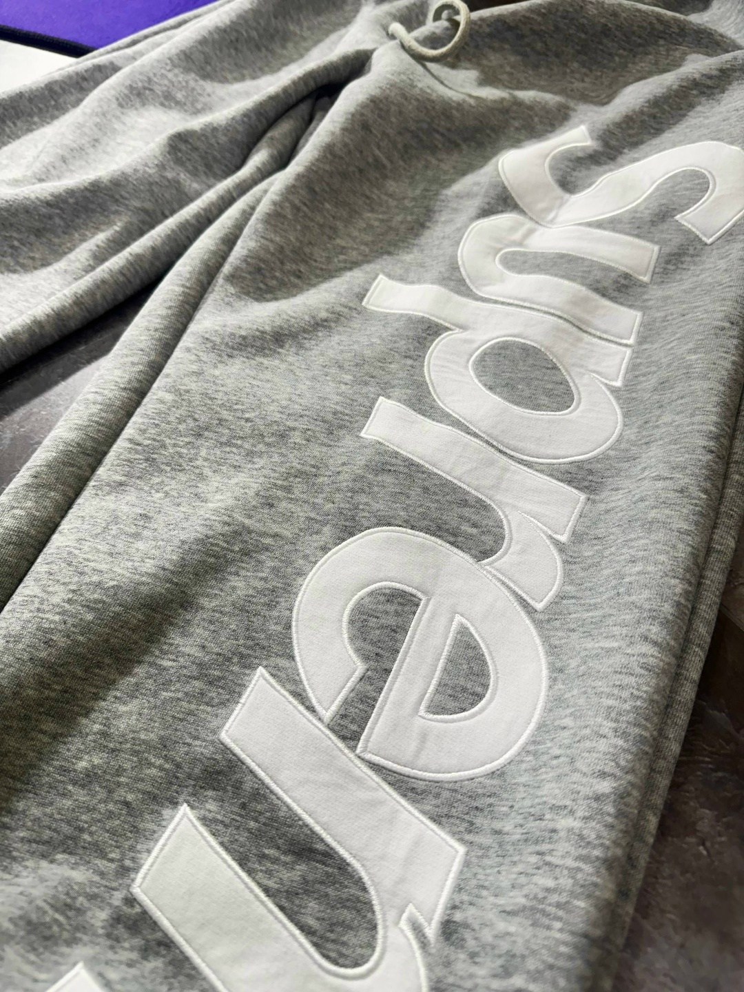 штаны суприм,спортивные штаны,спортивные брюки,брюки спортивные supreme,повседневные брюки