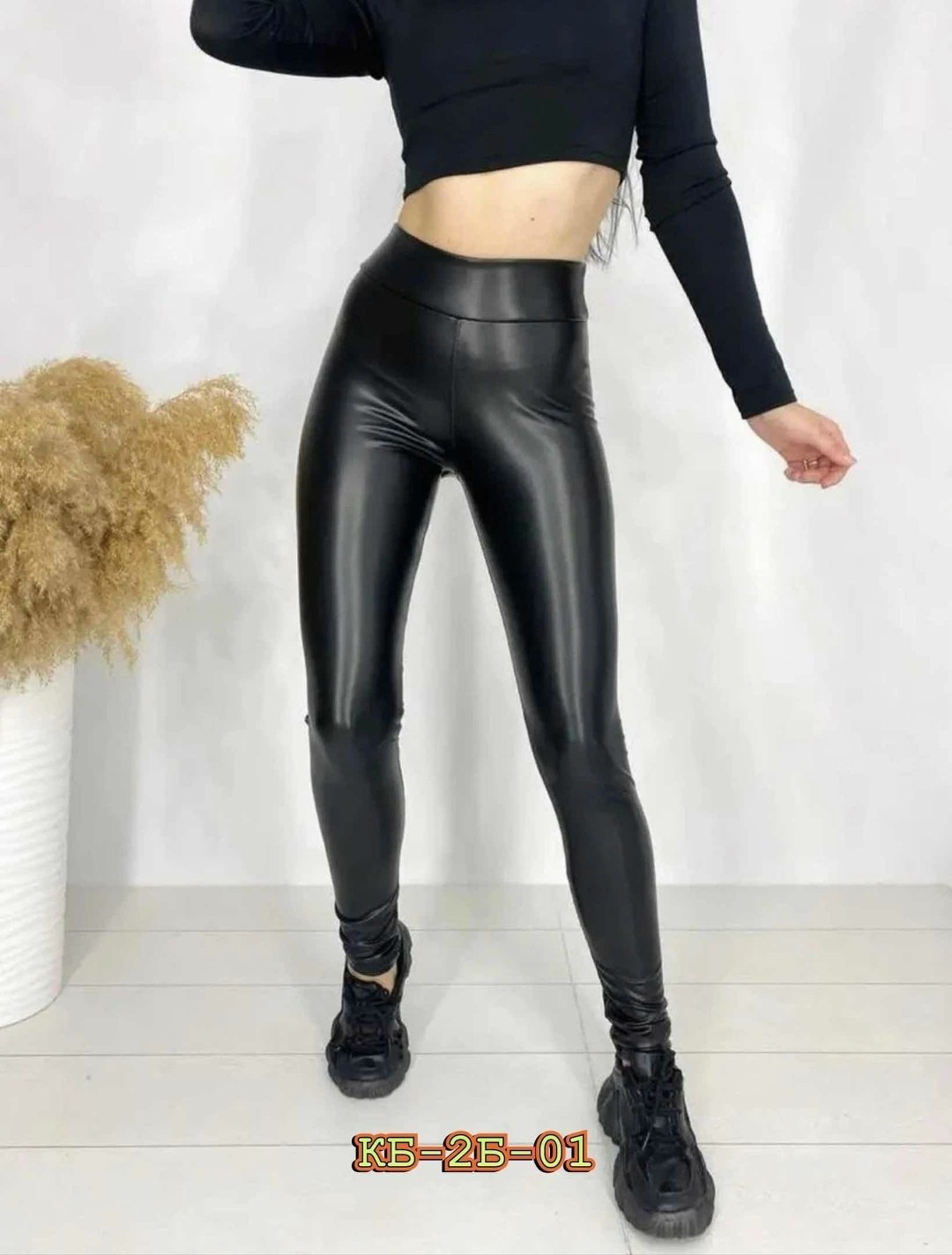 женские леггинсы лосины из экокожи,легинсы черные кожаные с начесом,черные кожаные легинсы,кожаные леггинсы,кожаные джегинсы лосины