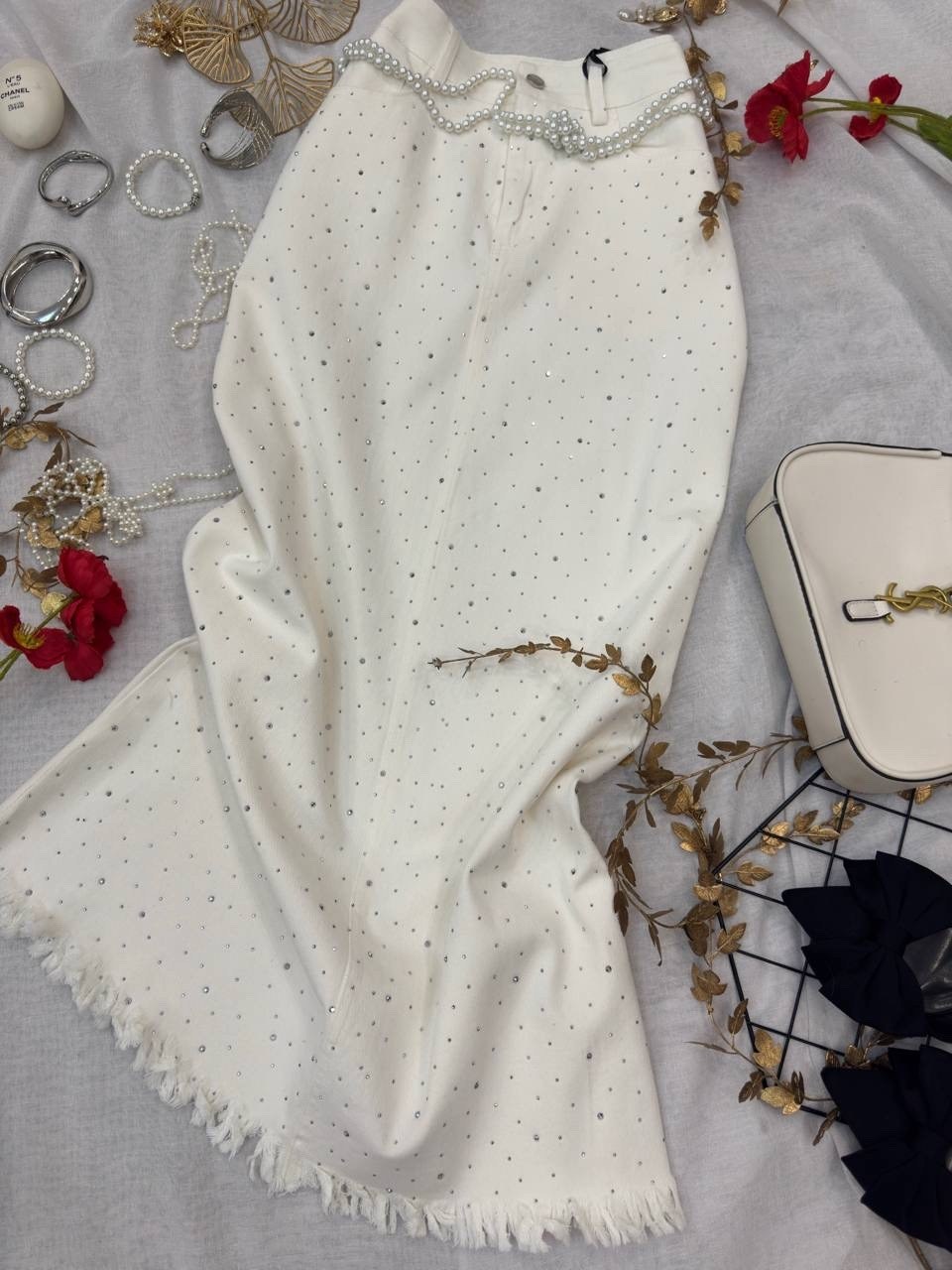 женские джинсы со стразами,джинсы труба с стразами,джинсы широкие трубы со стразами,джинсы со стразами широкие,женские джинсы