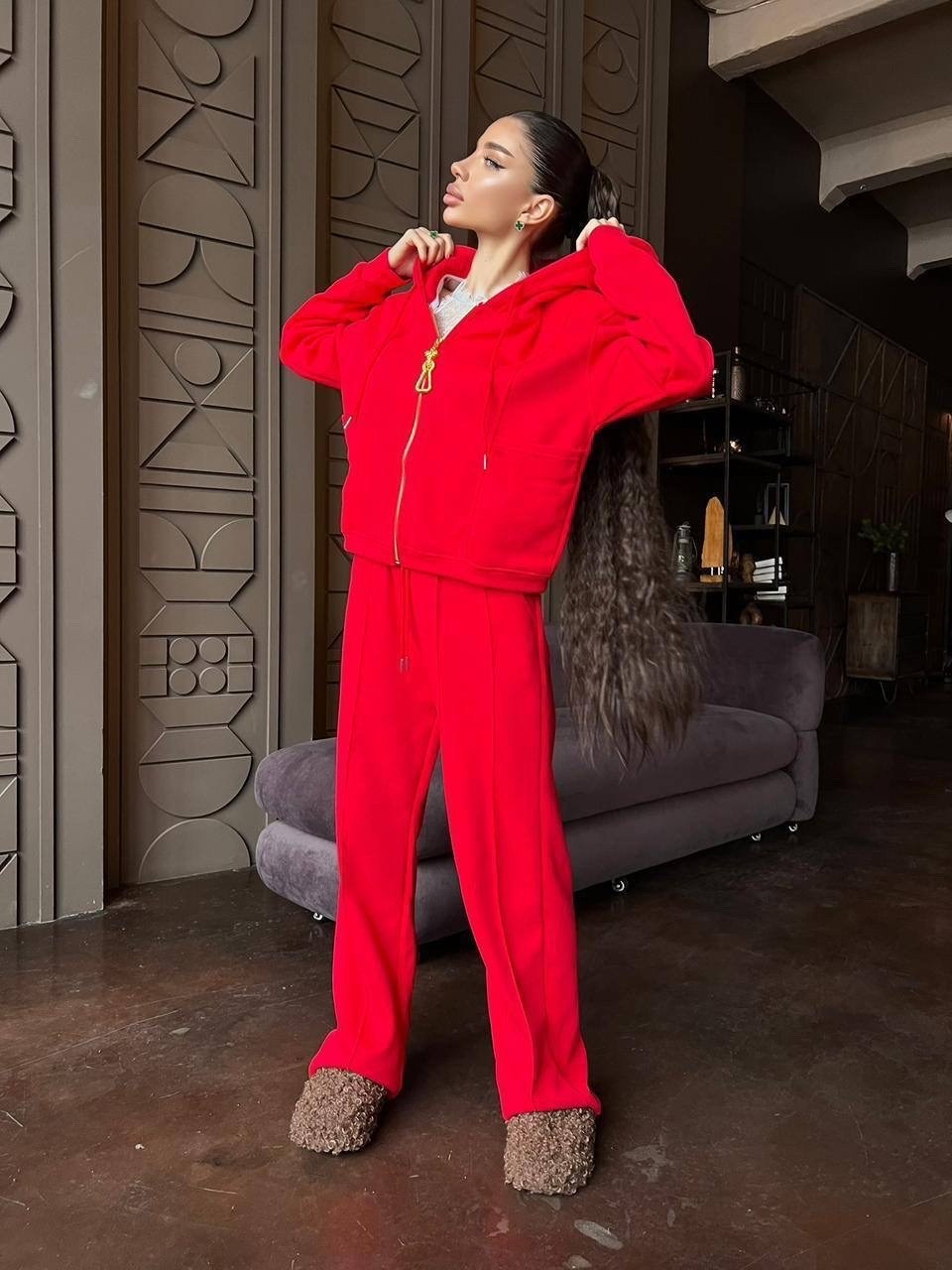 женский костюм,женский красный костюм miu miu,костюм спортивный женский,костюм красный