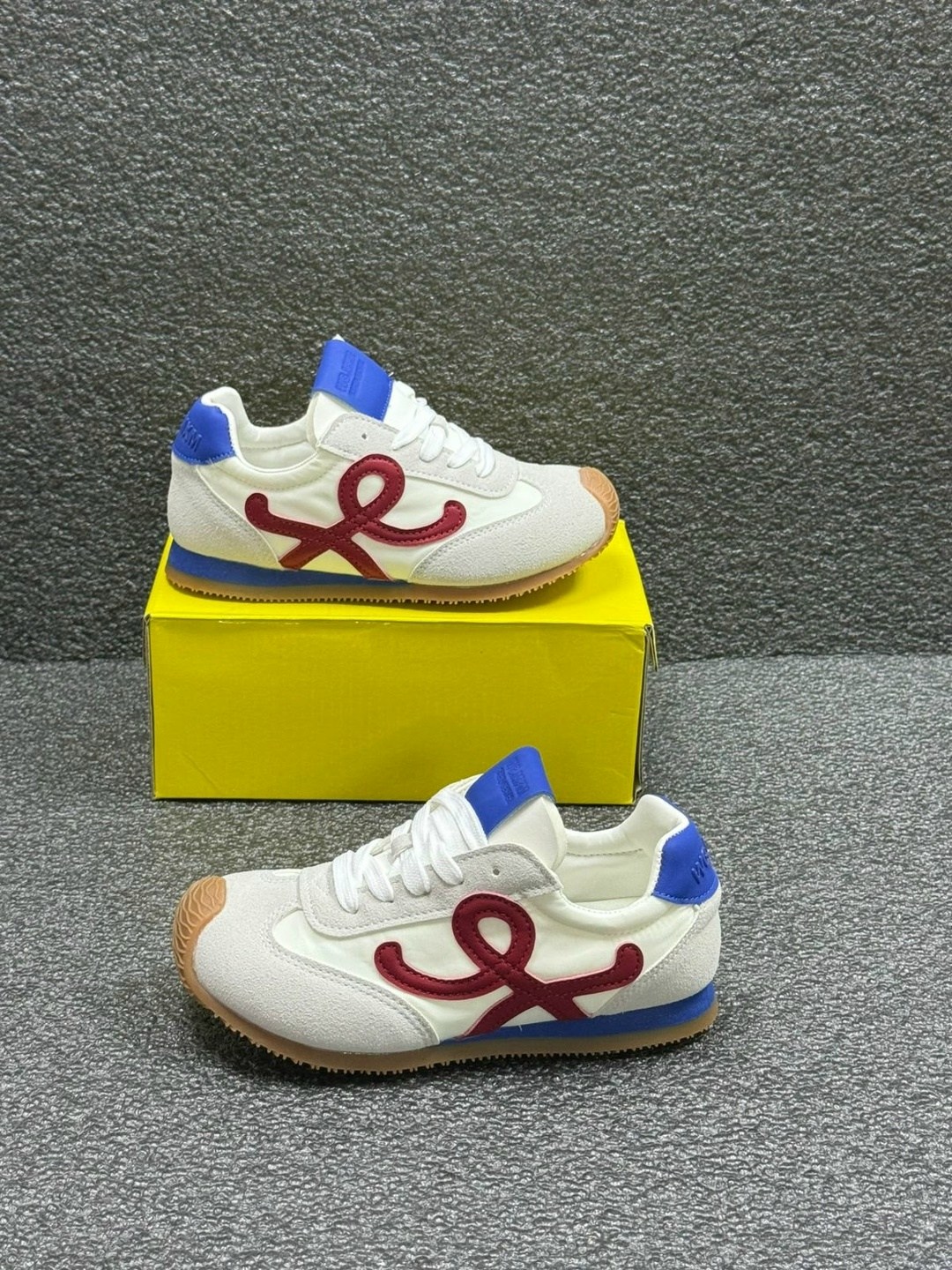 кроссовки,кроссовки loewe,женские кроссовки,спортивная ,модные кроссовки