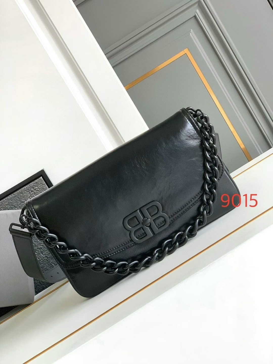 balenciaga сумка на плечо,женская сумка balenciaga,сумка balenciaga,сумки баленсиага женские через плечо,сумка женская balenciaga натуральная кожа