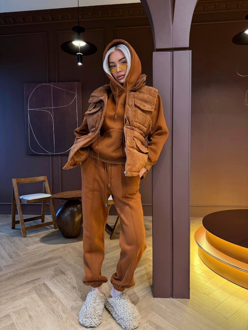 костюм тройка на флисе,женский костюм тройка,женский коричневый костюм тройка miu miu,теплый костюм на флисе,костюм на флисе