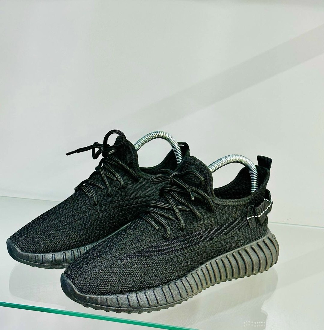 adidas yeezy boost 350 v 2,adidas yeezy boost 350,кроссовки adidas yeezy boost 350,adidas yeezy boost 350 black,кроссовки adidas yeezy boost