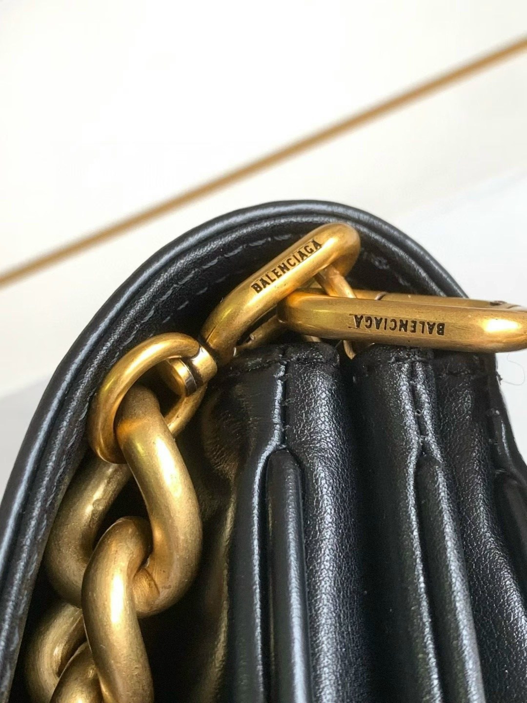 большая сумка через плечо через цепочку balenciaga,сумка женская balenciaga,balenciaga сумка,маленькая сумка через плечо через цепочку balenciaga,сумка женская balenciaga натуральная кожа