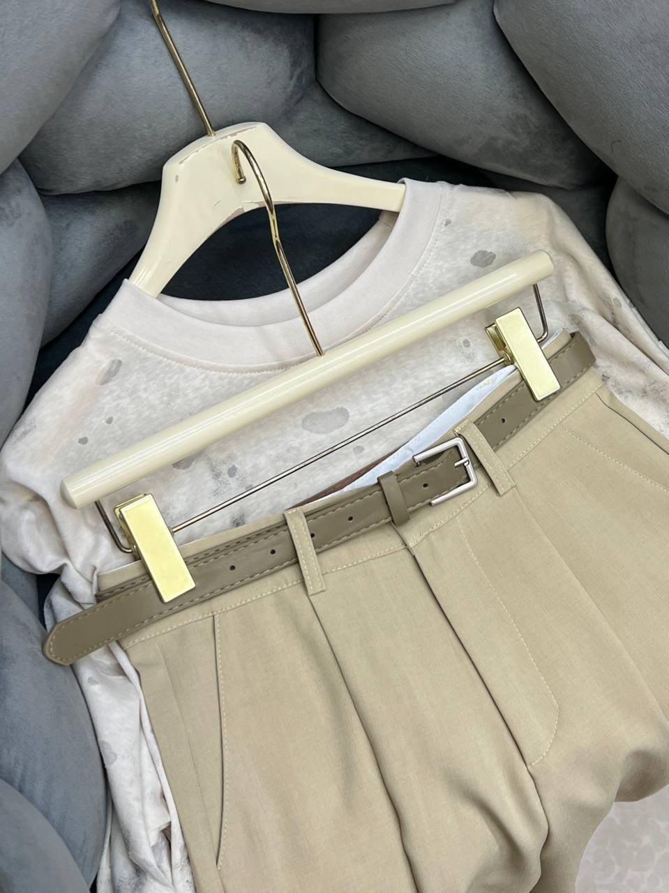 повседневные шорты,бежевые шорты,рубашка женская,женские шорты,шорты классические