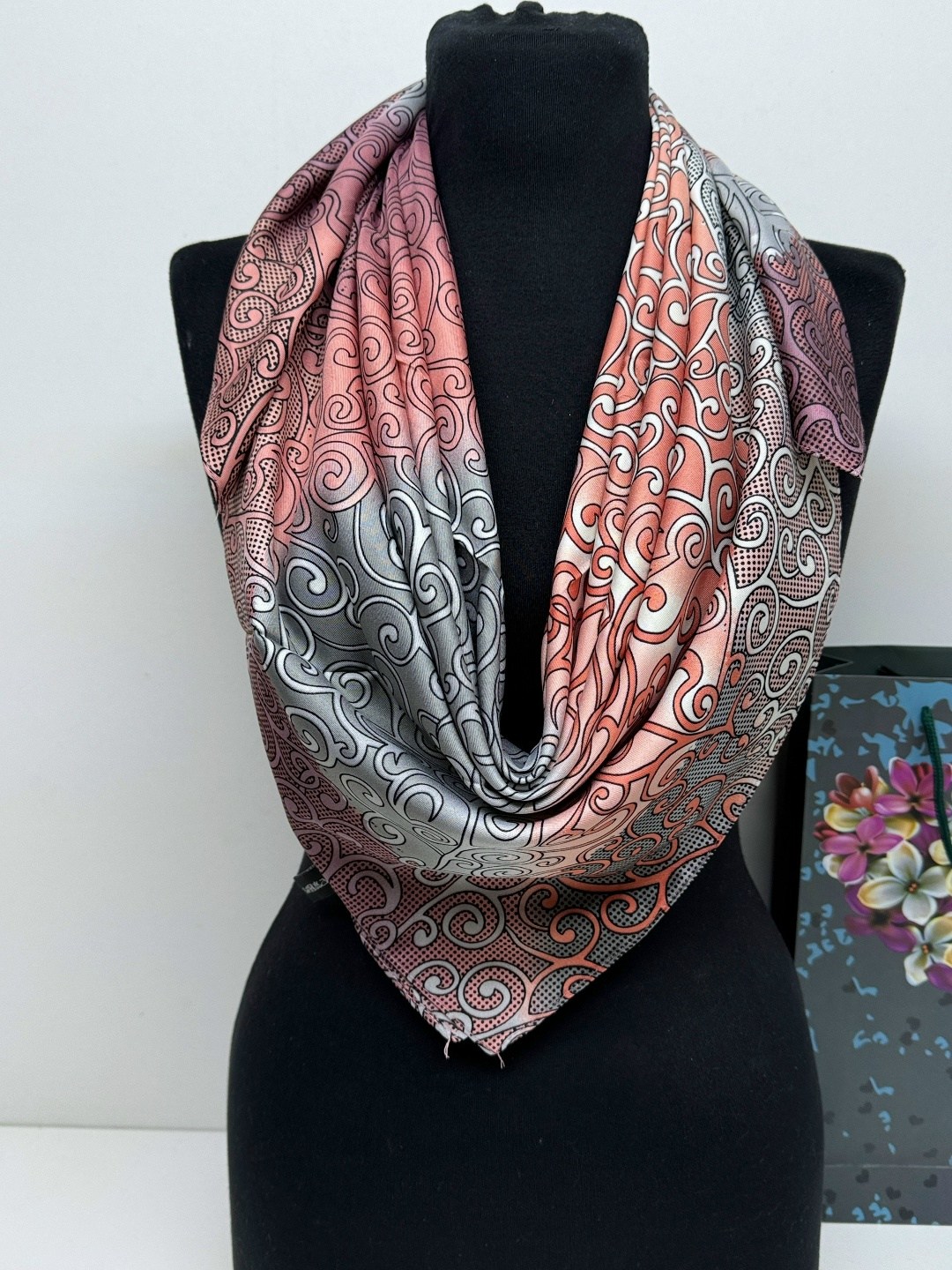 платки шелковые,шелковый женский платок,женские платки,платки шарф,платки тонки