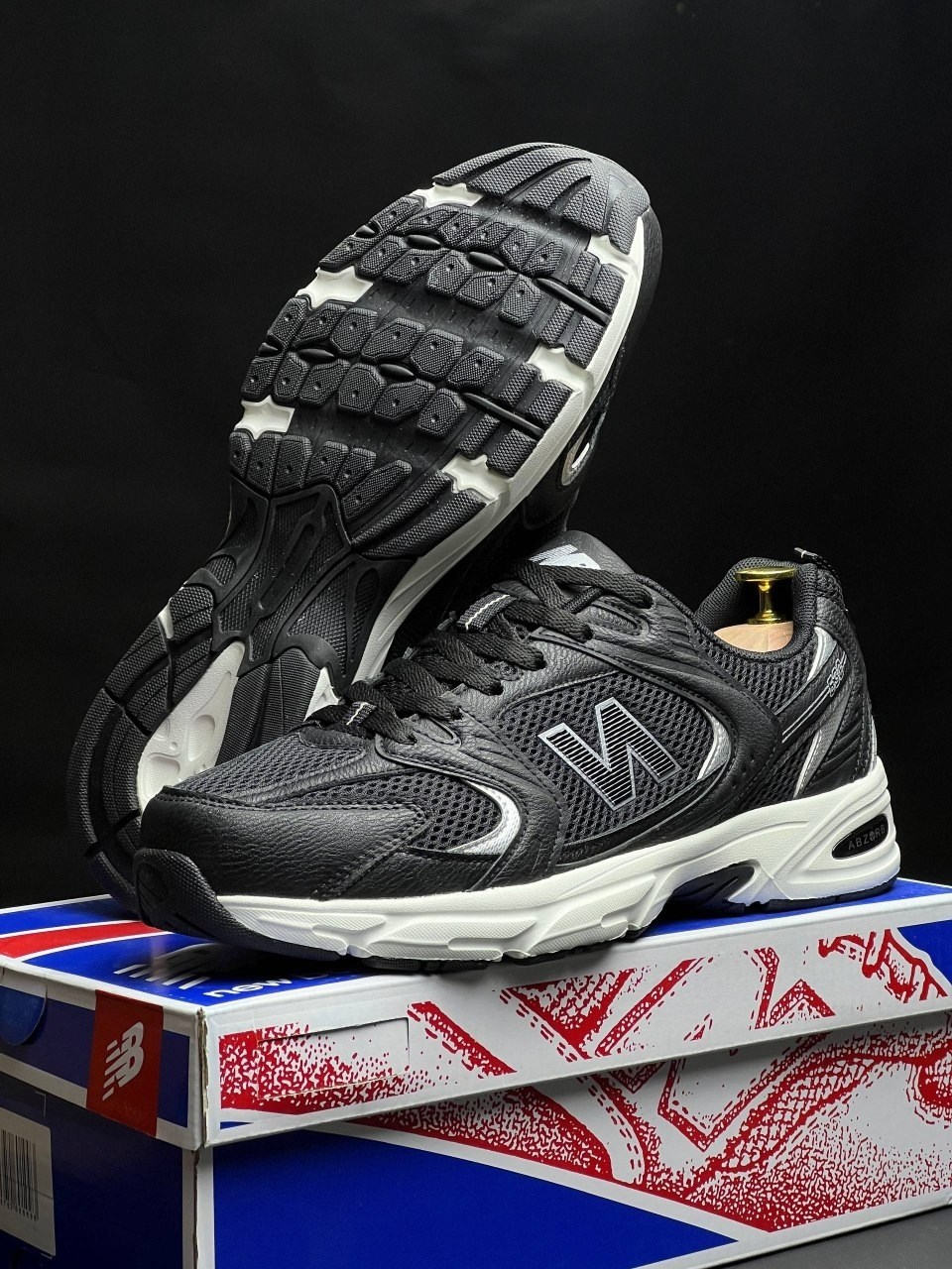 кроссовки,мужские кроссовки для бега,new balance 990 v5 black,беговые кроссовки,спортивная