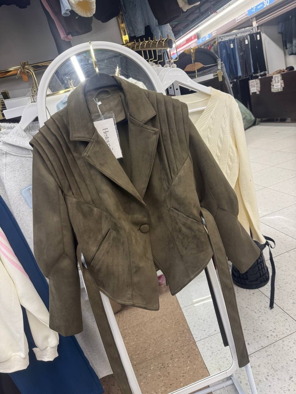 замшевая куртка,женская замшевая косуха с бахромой yves saint laurent,замшевая куртка косуха,женская замшевая куртка,куртка кожаная