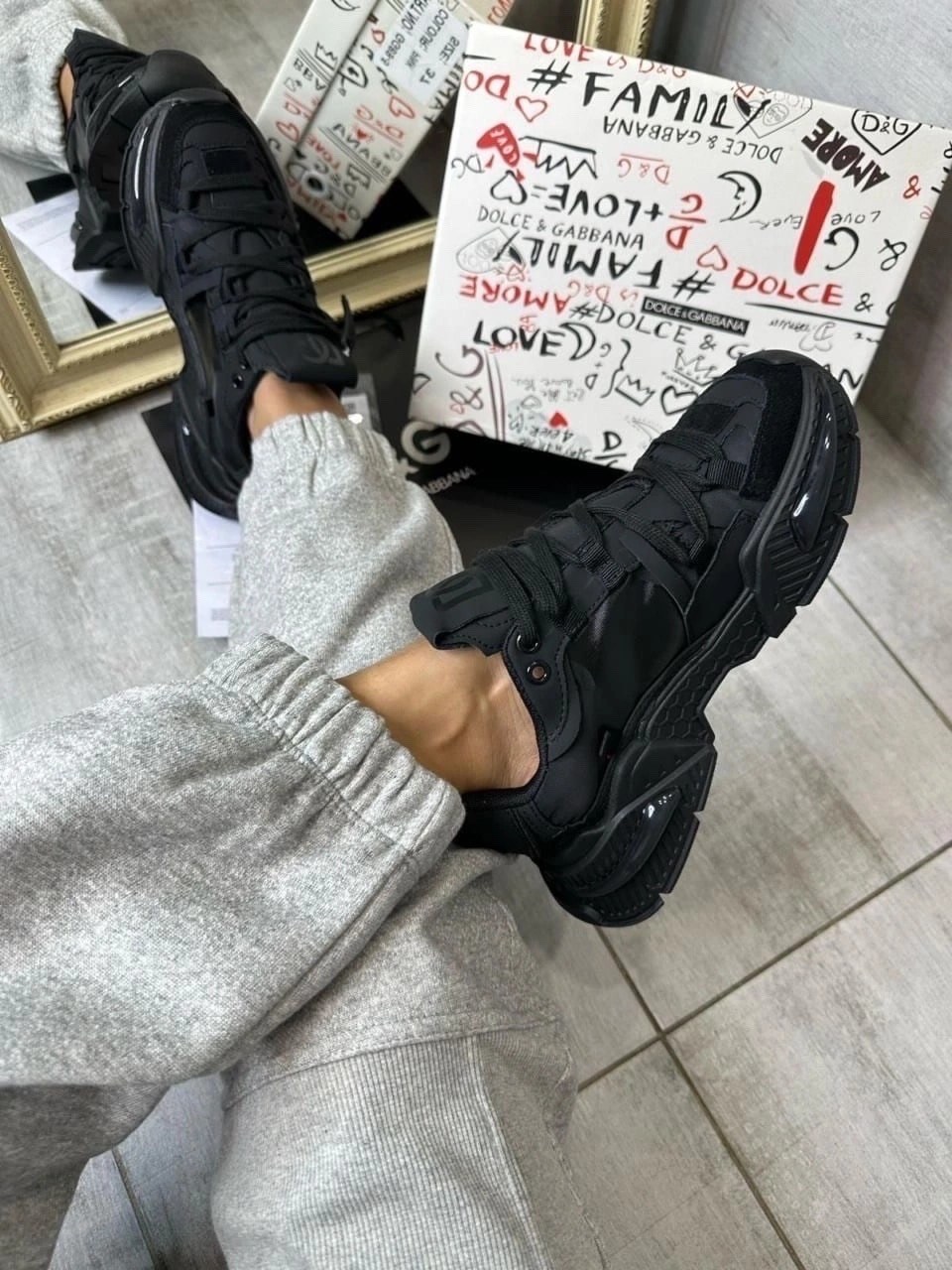 кроссовки dolce gabbana женские,кроссовки dolce & gabbana,женские белые кроссовки dolce gabbana,dolce gabbana space кроссовки,dolce gabbana кроссовки мужские