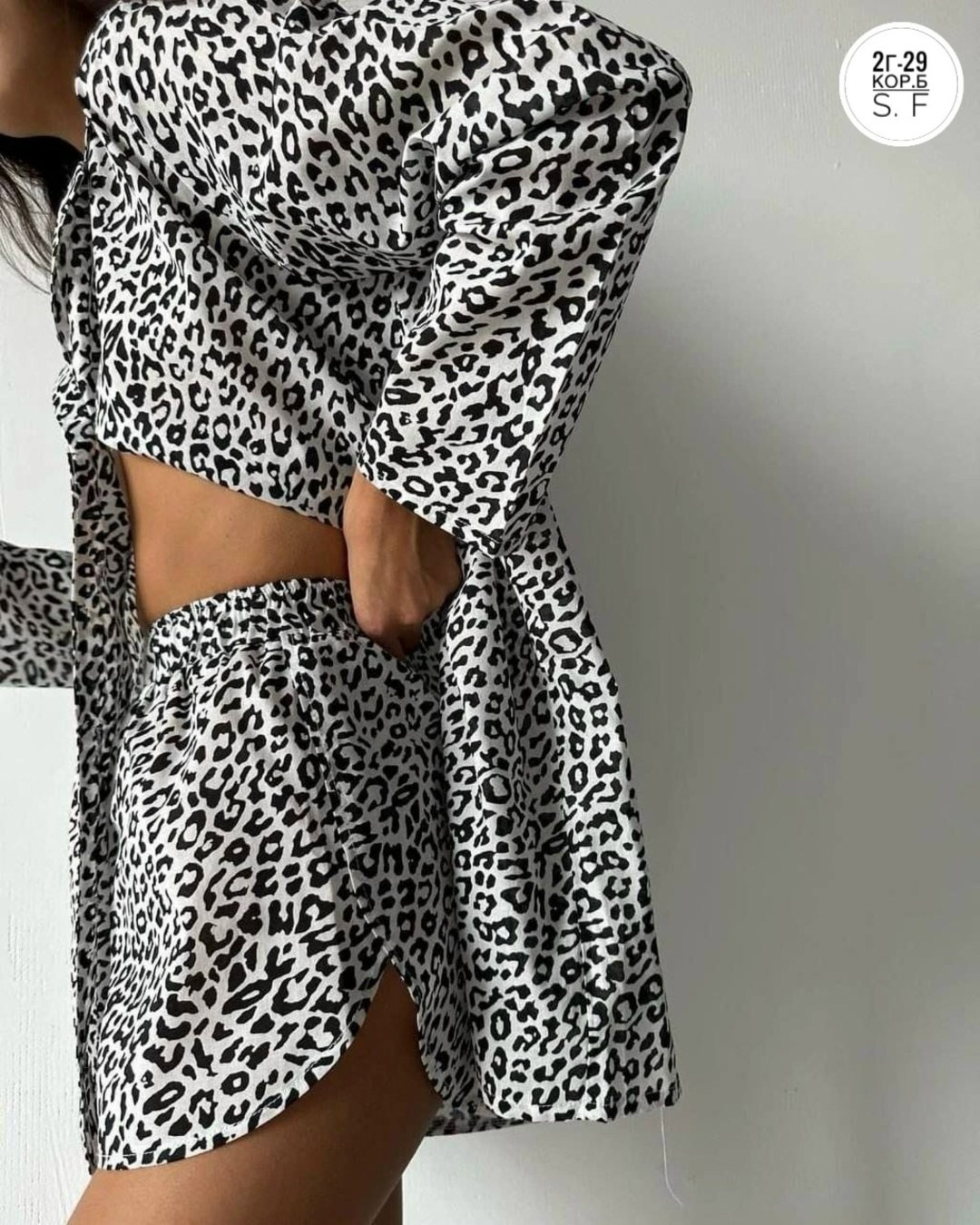 леопардовый костюм с шортами,женский костюм двойка,женский костюм с шортами,трикотажный комплект леопардовый с шортами,костюм летний двойка