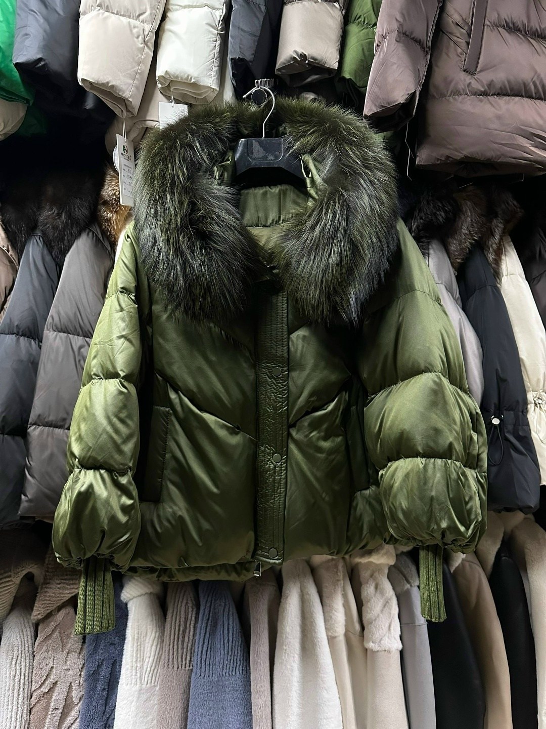 пуховик с натуральным мехом,женская куртка,пуховик с мехом,куртка с натуральным мехом,пуховик женский с натуральным мехом