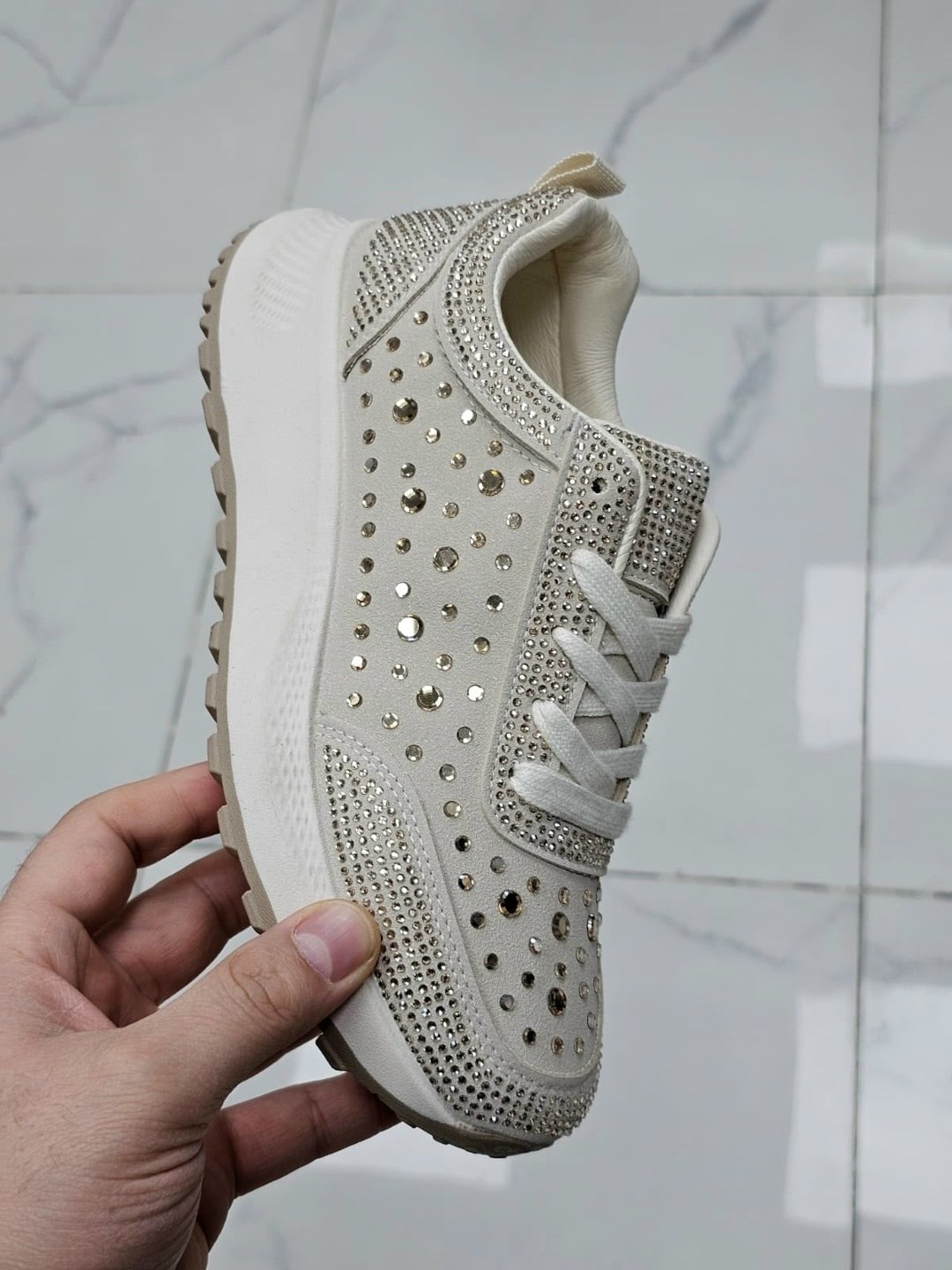 ,женские кроссовки,черные кроссовки,повседневные кроссовки,модные кроссовки