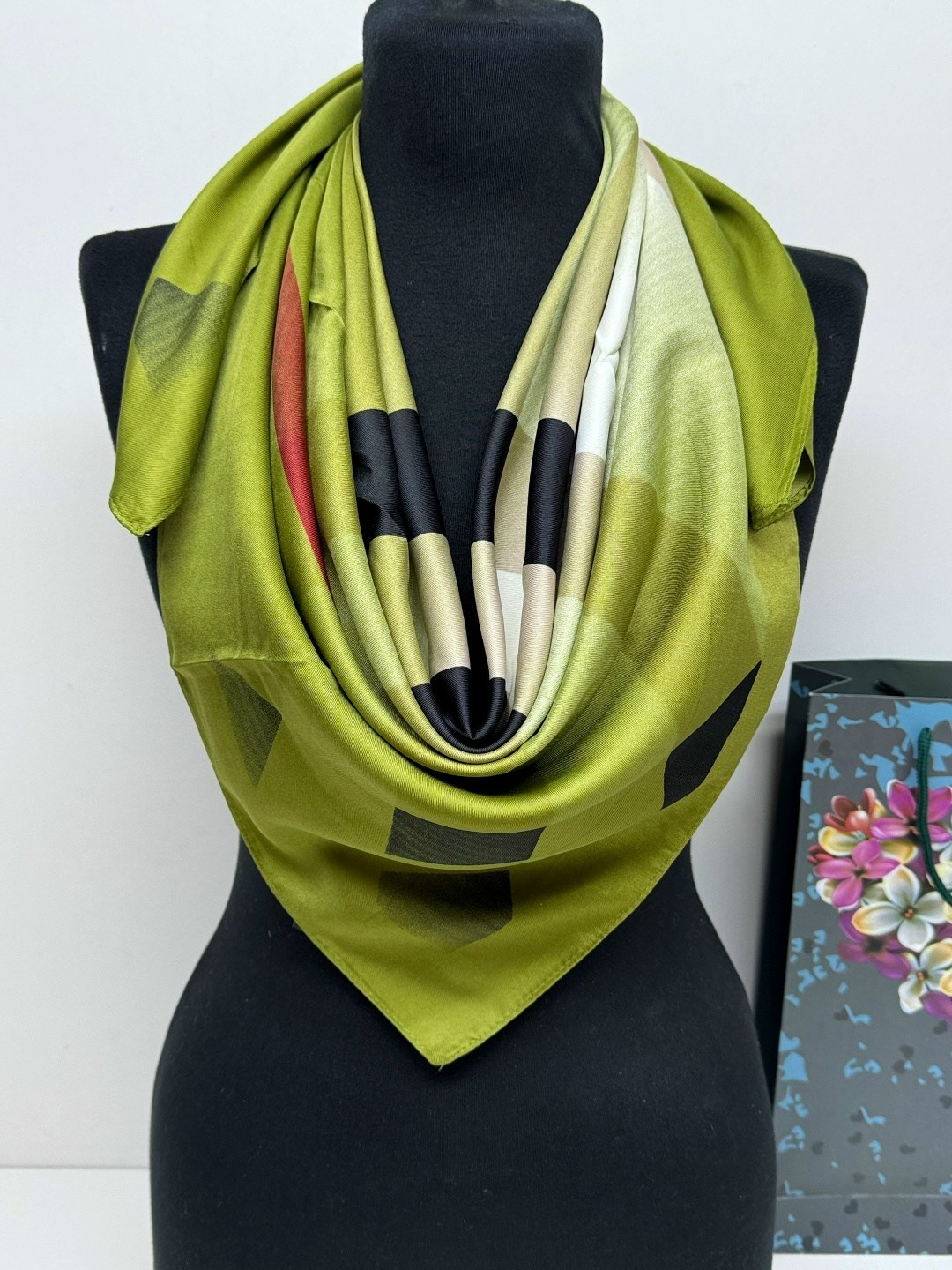 платки шелковые,платки шарф,платки тонки,женские платки,платки тонкие женские