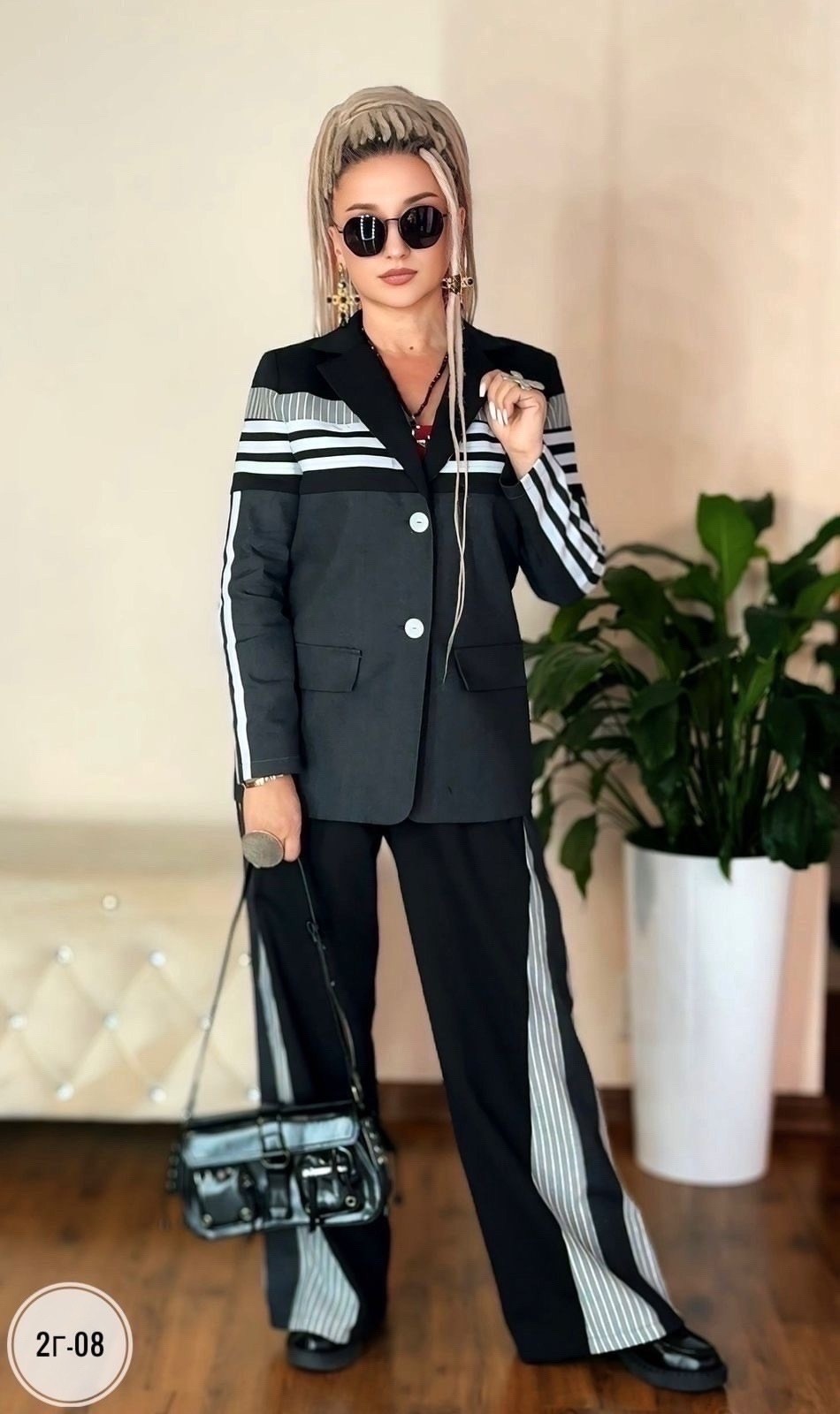 женский брючный костюм двойка,женские брючные костюмы,костюм-двойка брючный оверсайз pimari,модные костюмы,костюм брючный трикотажный с лампасами vip стиль