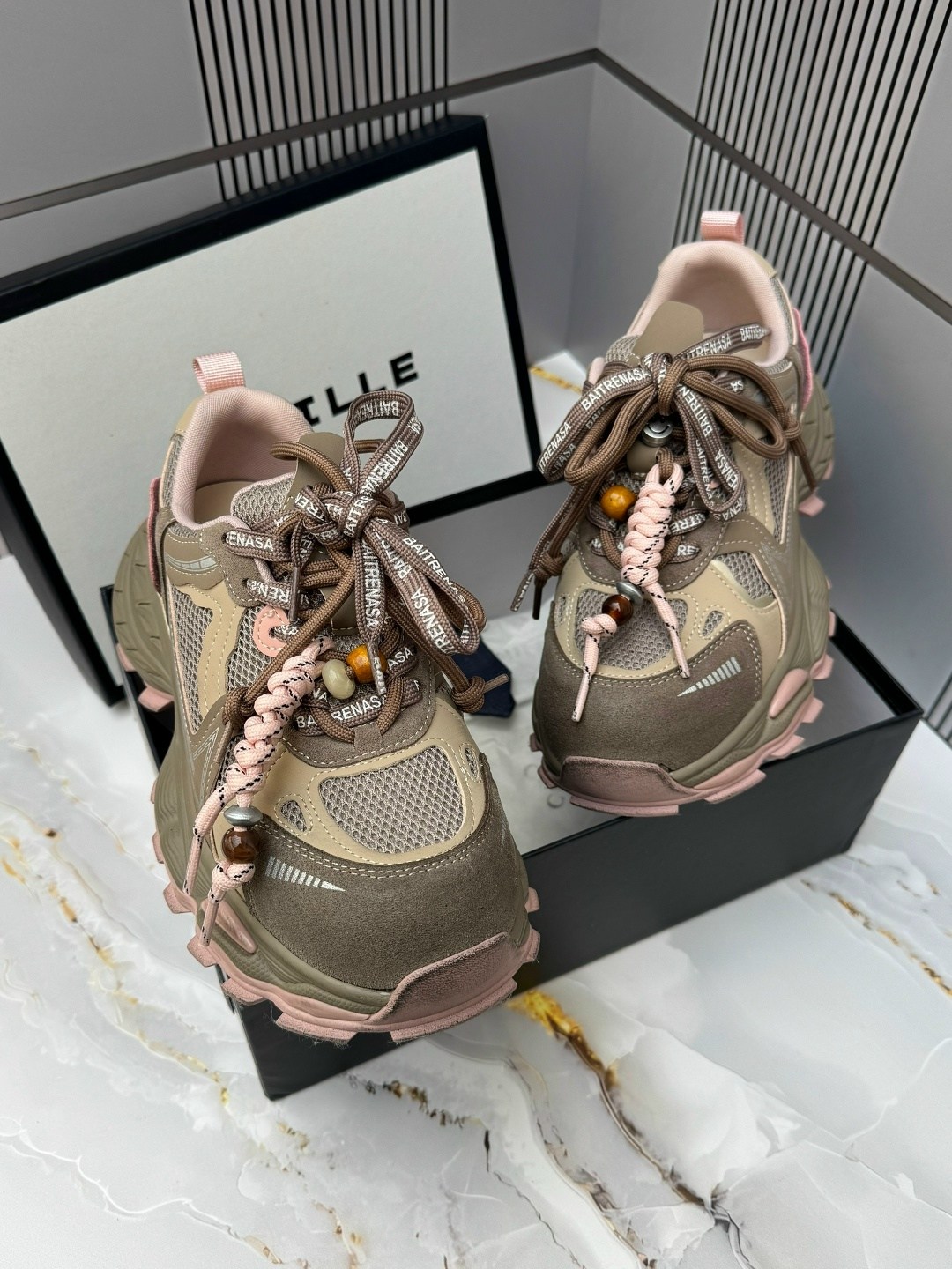 ,женские кроссовки,кроссовки гуччи женские бежевые,кроссовки гуччи женские оригинал с розовым,кроссовки gucci