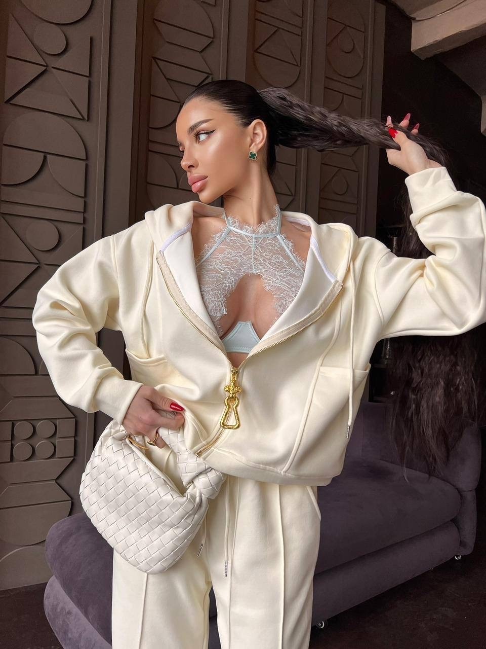 женский костюм,женский красный костюм miu miu,костюм спортивный женский,костюм красный