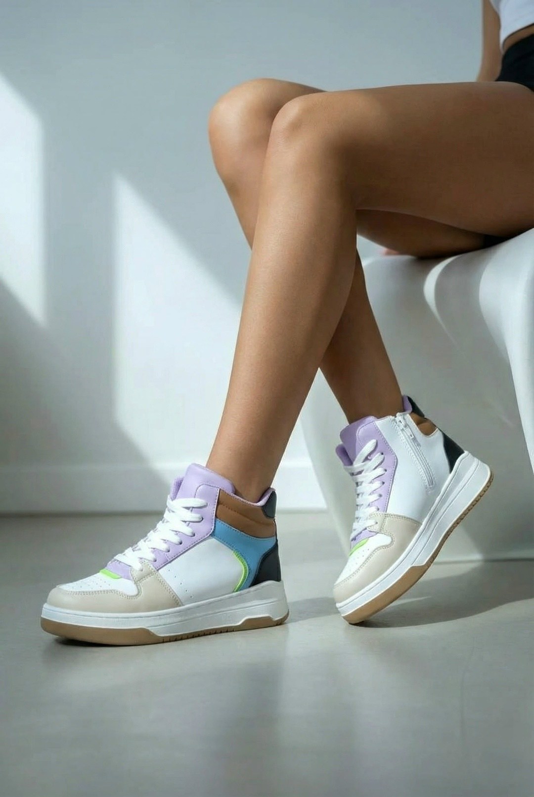 женские кроссовки,,высокие кроссовки,модные кроссовки,спортивная