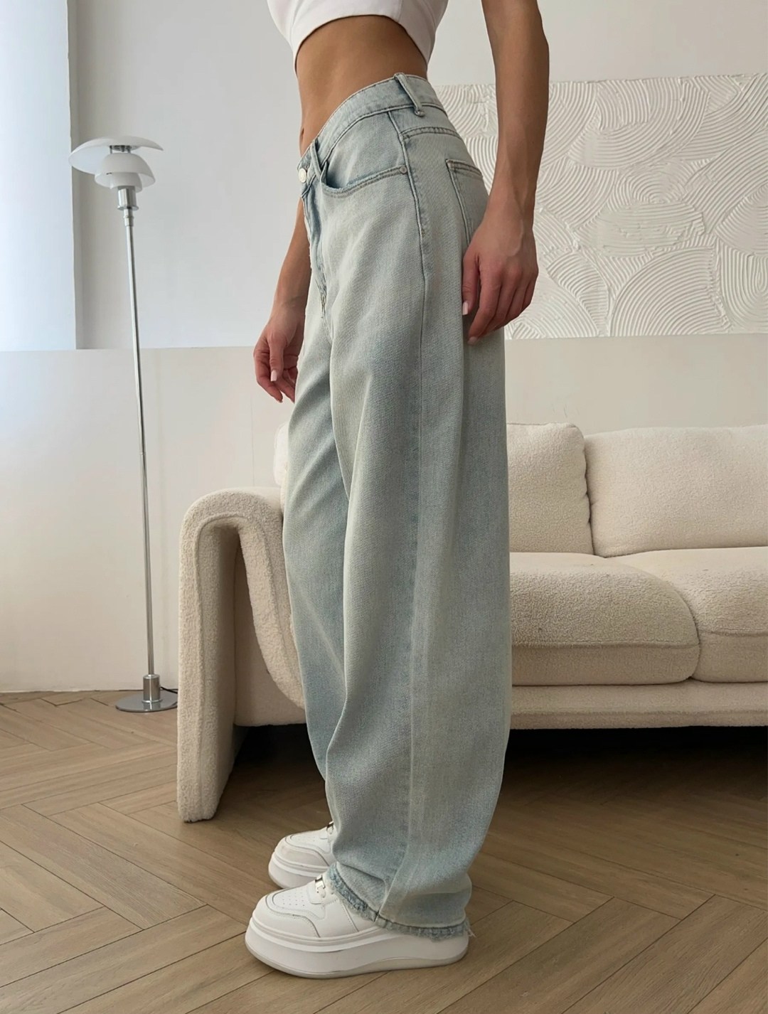 джинсы широкие,джинсы модные,женские джинсы,голубые джинсы,джинсы брюки