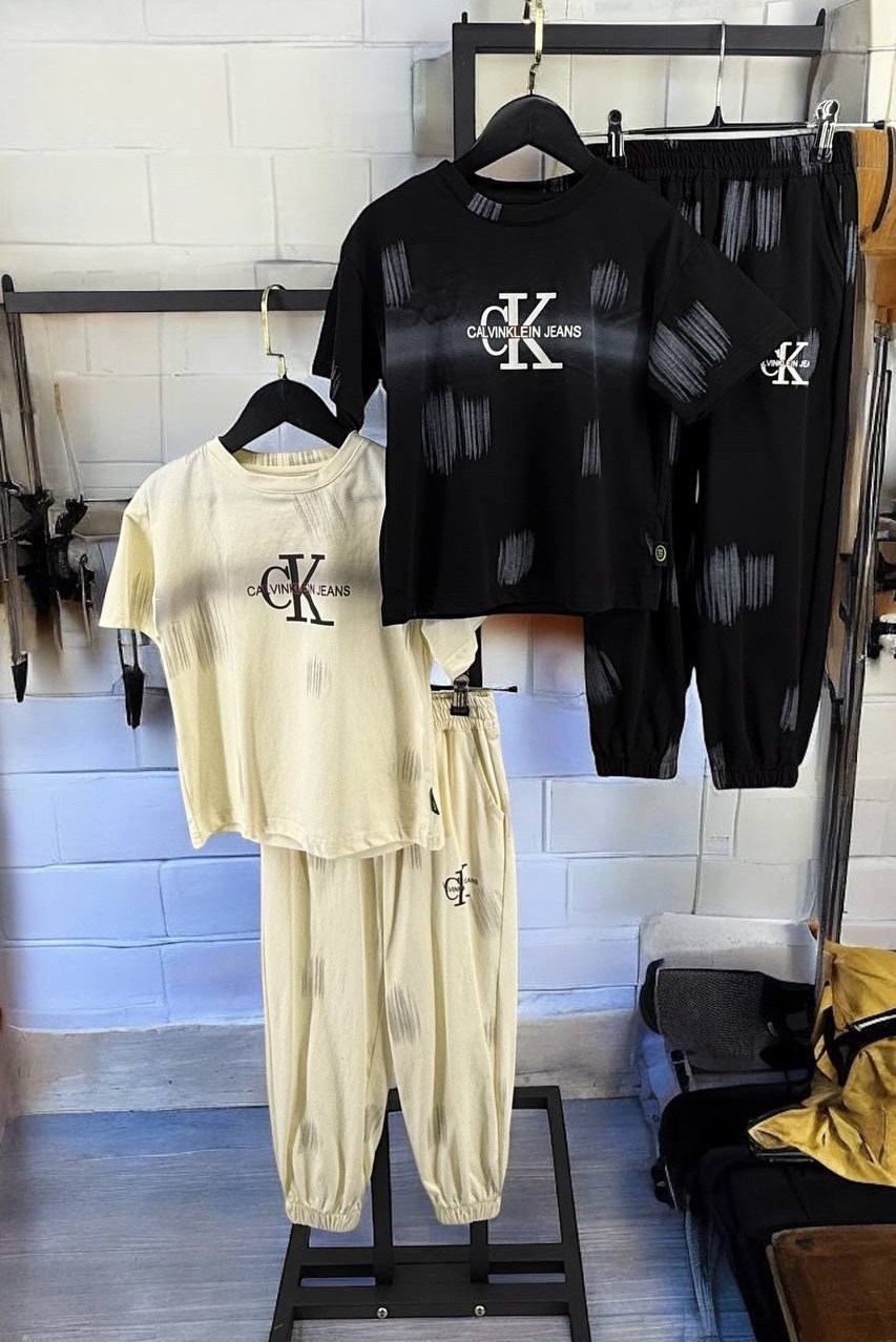 костюм комплекты,одежда для мальчика,брюки для мальчика,брюки для детей,футболки для детей