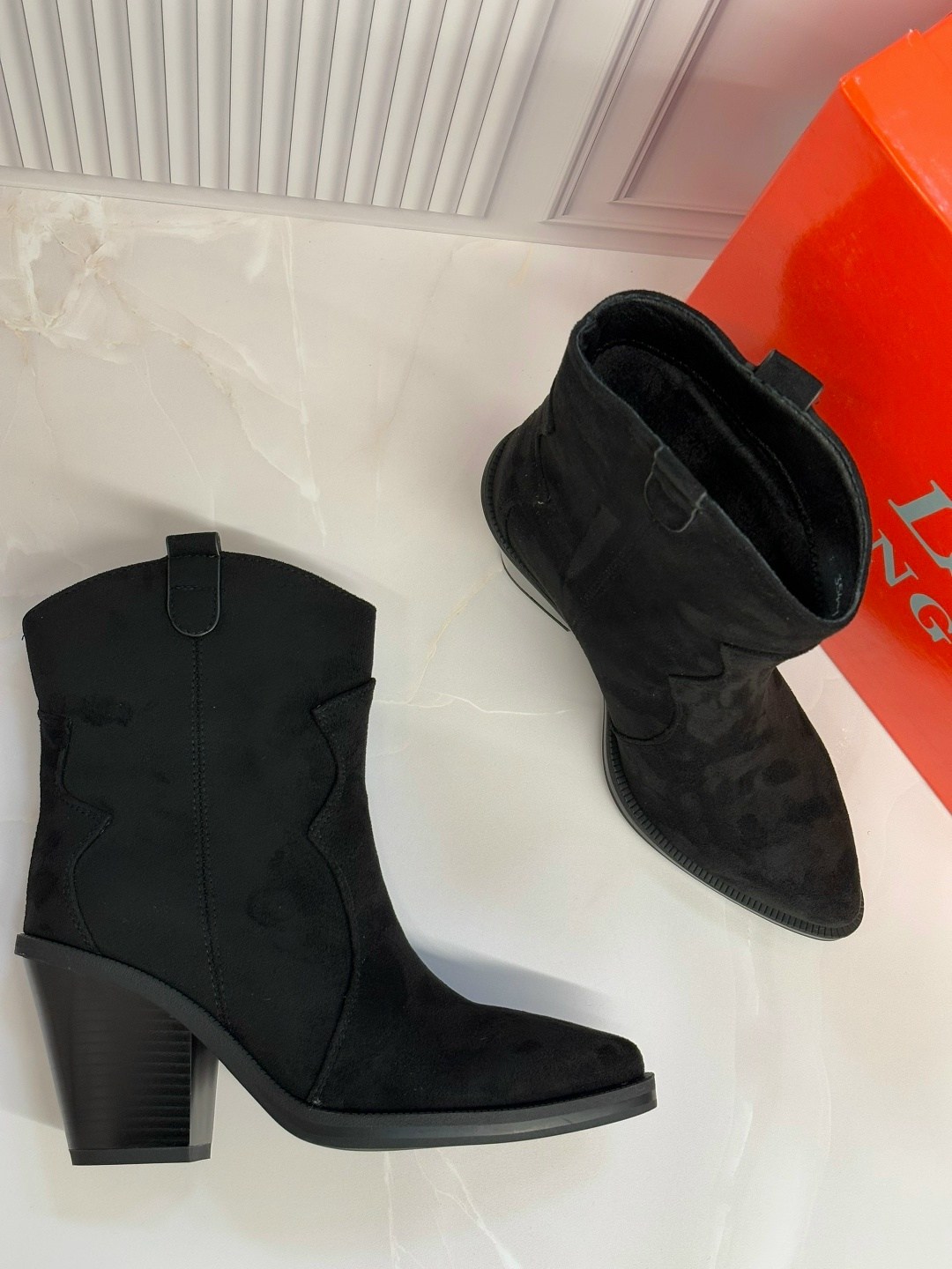 казаки демисезонные ботинки замшевые,,ботинки женские демисезонные казаки замшевые reversal,казаки демисезонные ботинки замшевые цвет коричневый,ботинки казаки демисезонные натуральная замша