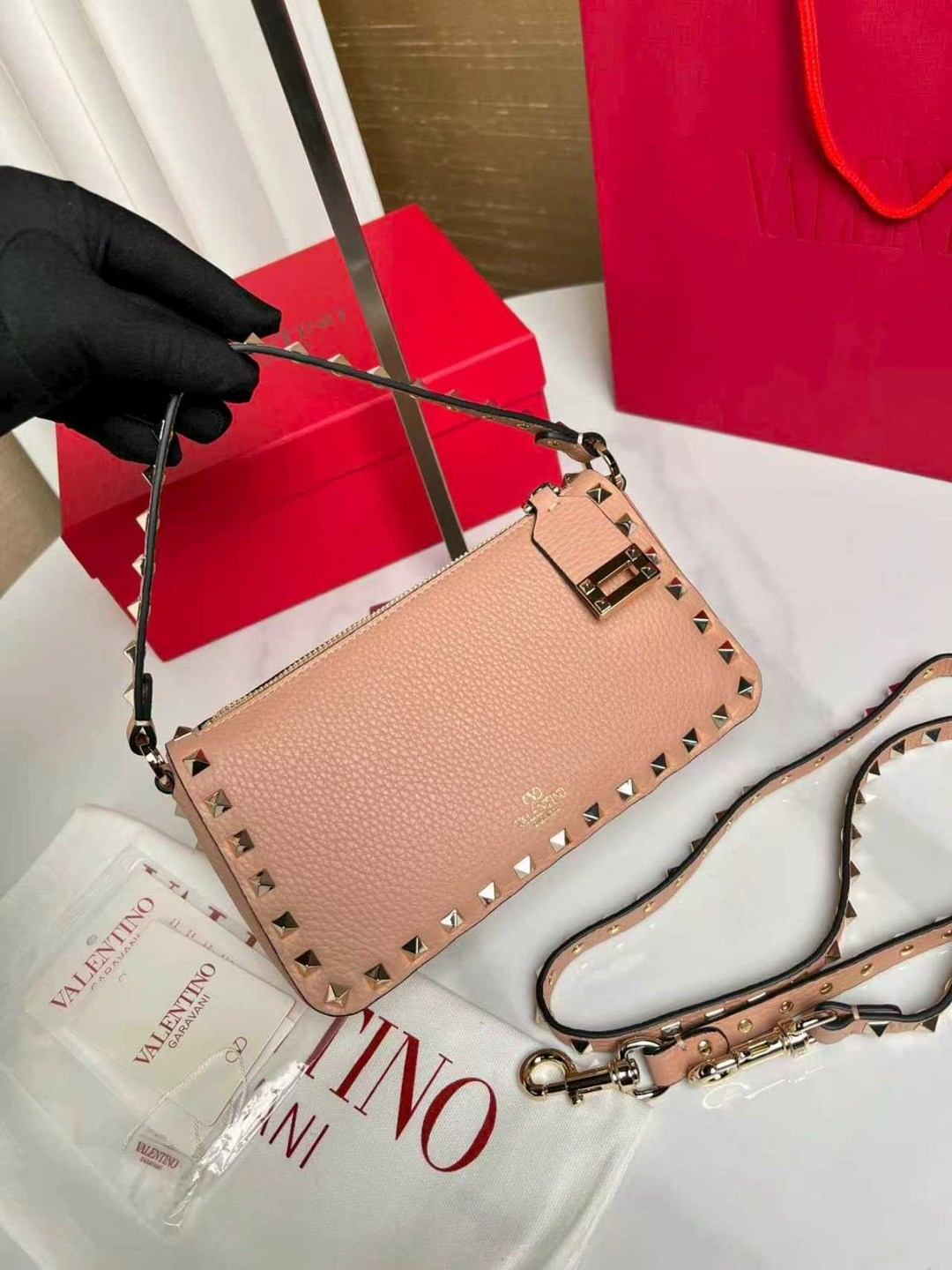 valentino сумка на плечо,valentino сумка,сумка valentino rockstud,сумки на плечо кросс боди,сумки модные