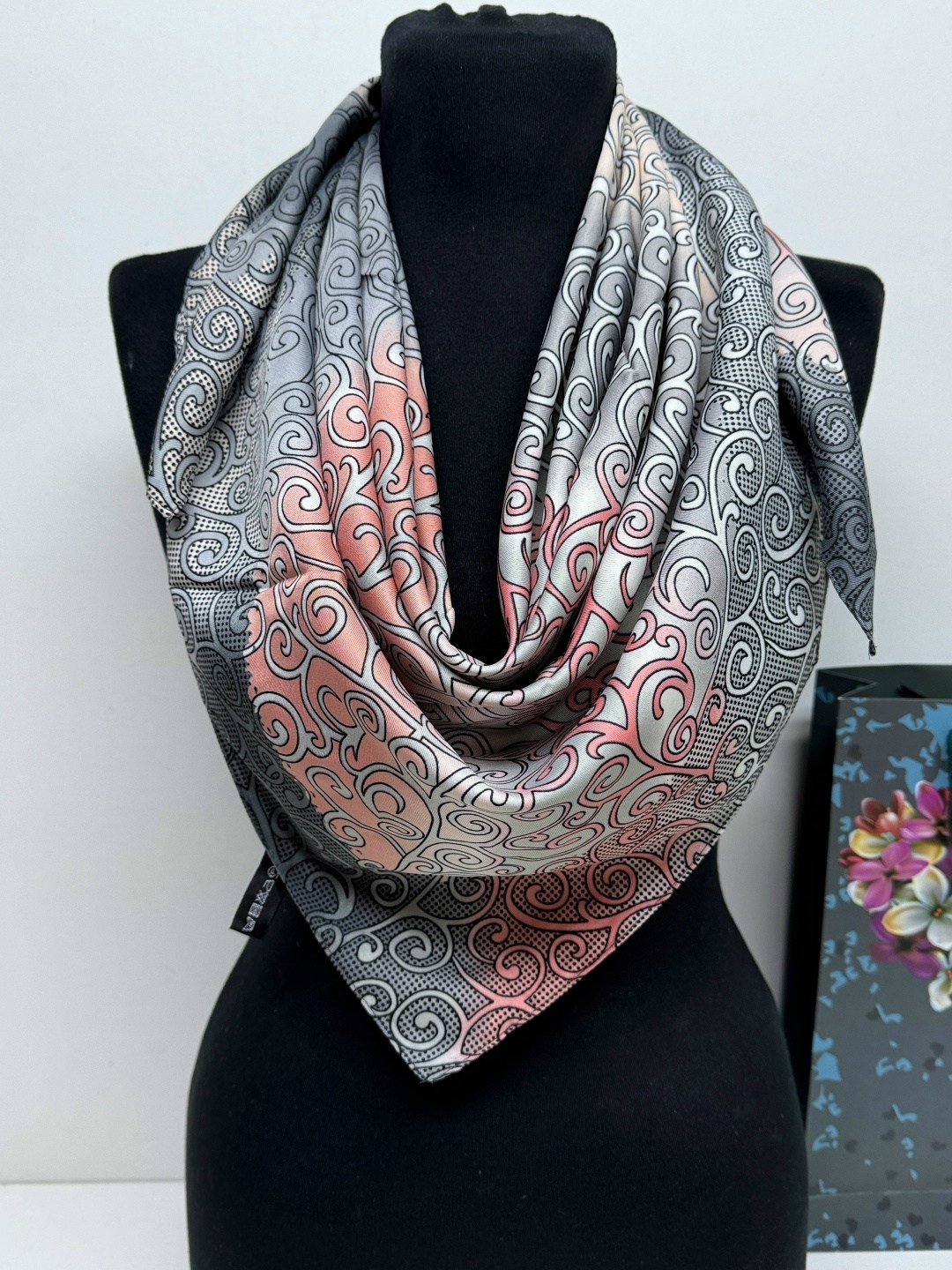 платки шелковые,шелковый женский платок,женские платки,платки шарф,платки тонки